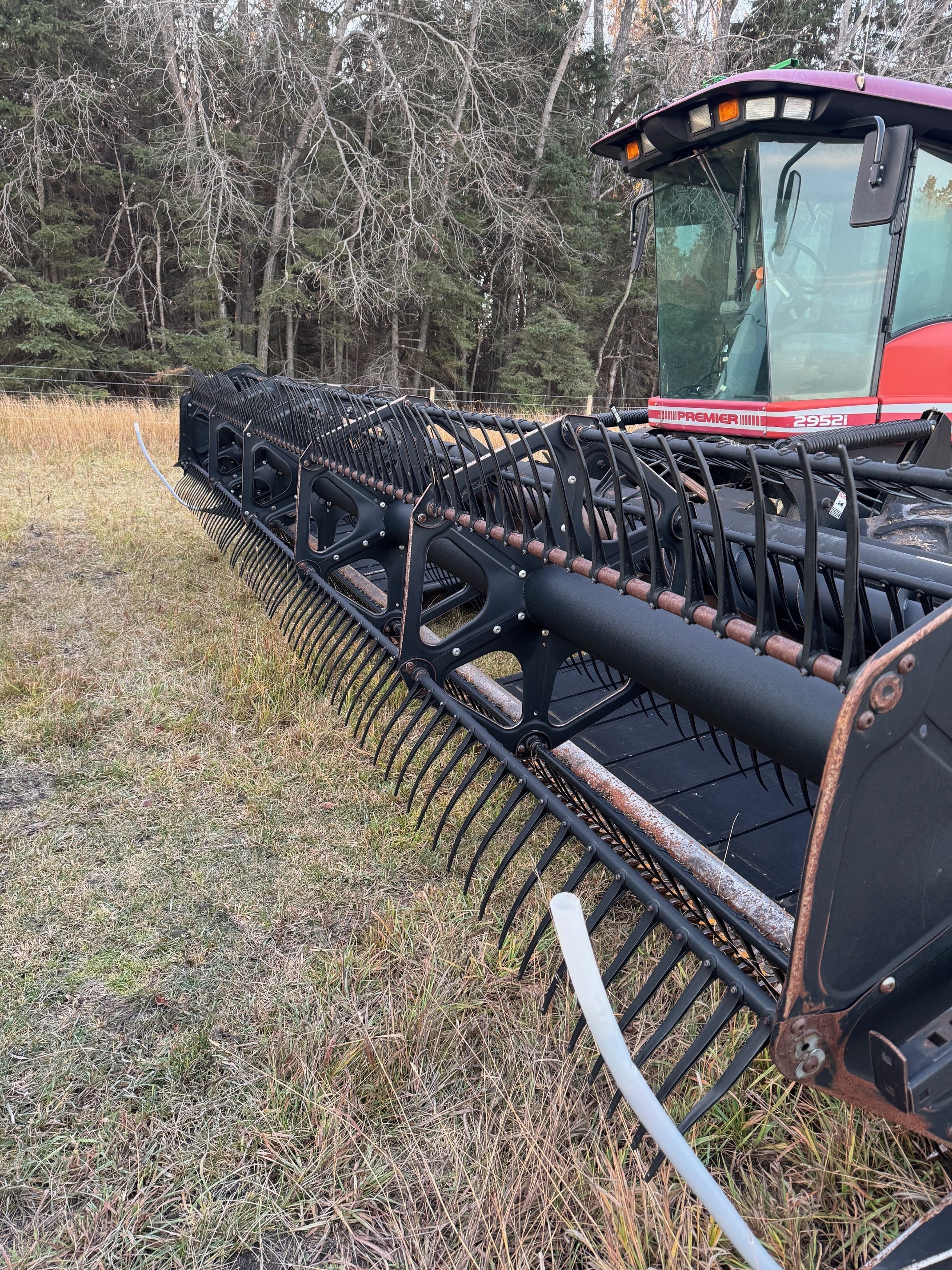 2006 MacDon 2952I Swather