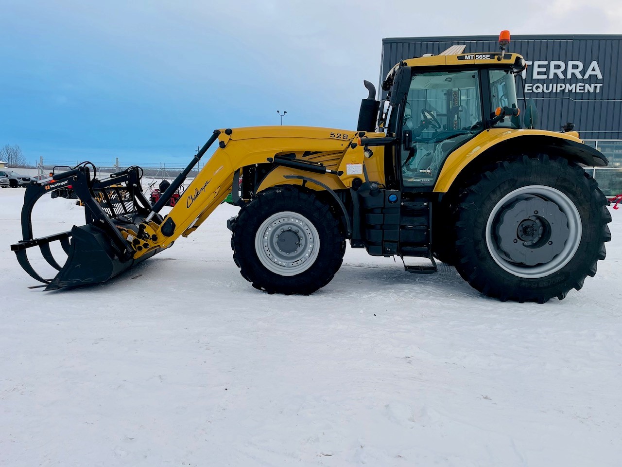 2019 Challenger MT565E Tractor