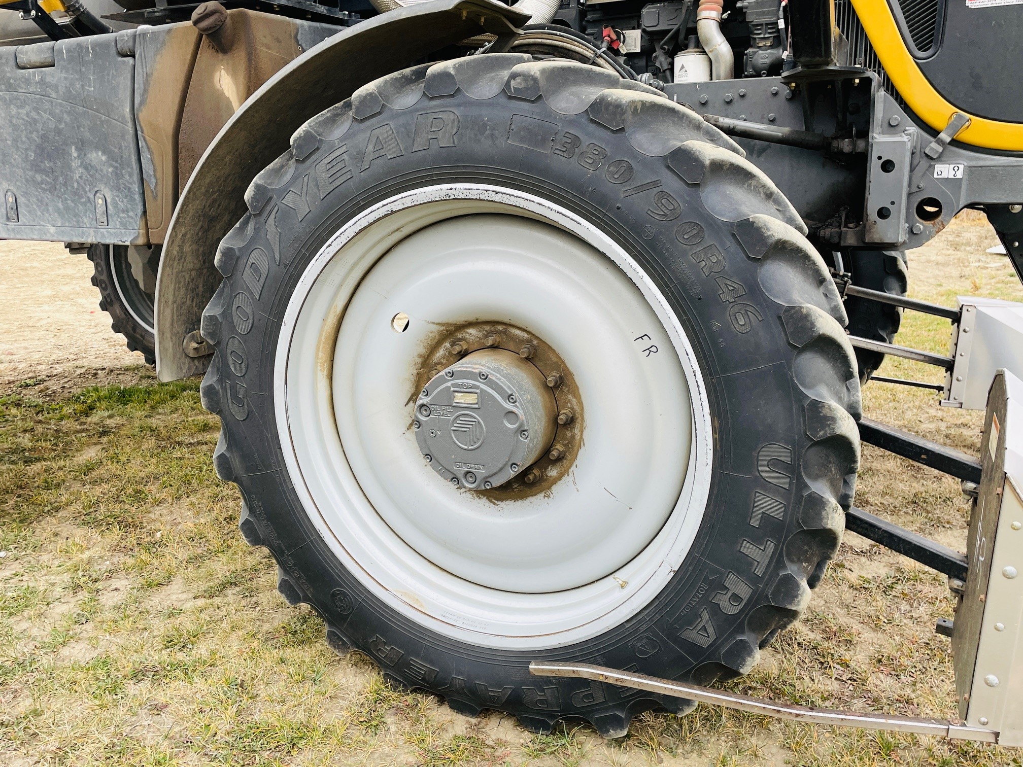 2012 RoGator RG1100 Sprayer