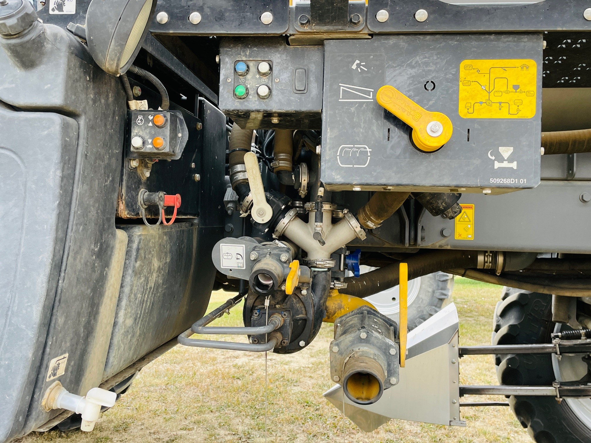 2012 RoGator RG1100 Sprayer