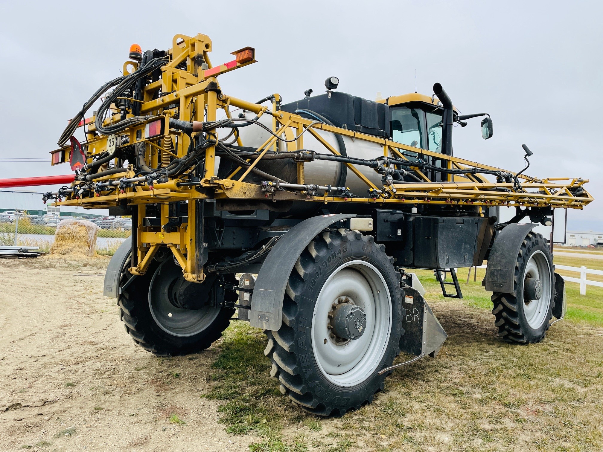 2012 RoGator RG1100 Sprayer