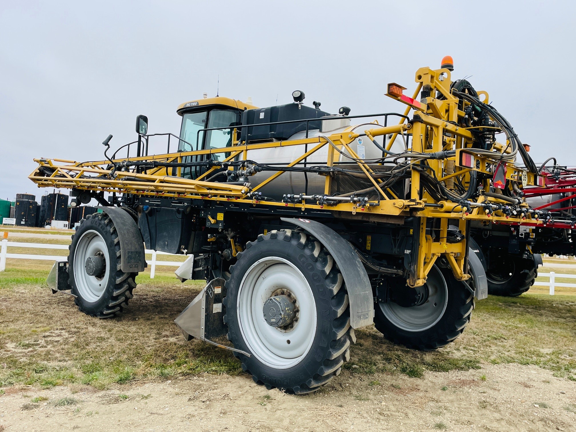 2012 RoGator RG1100 Sprayer