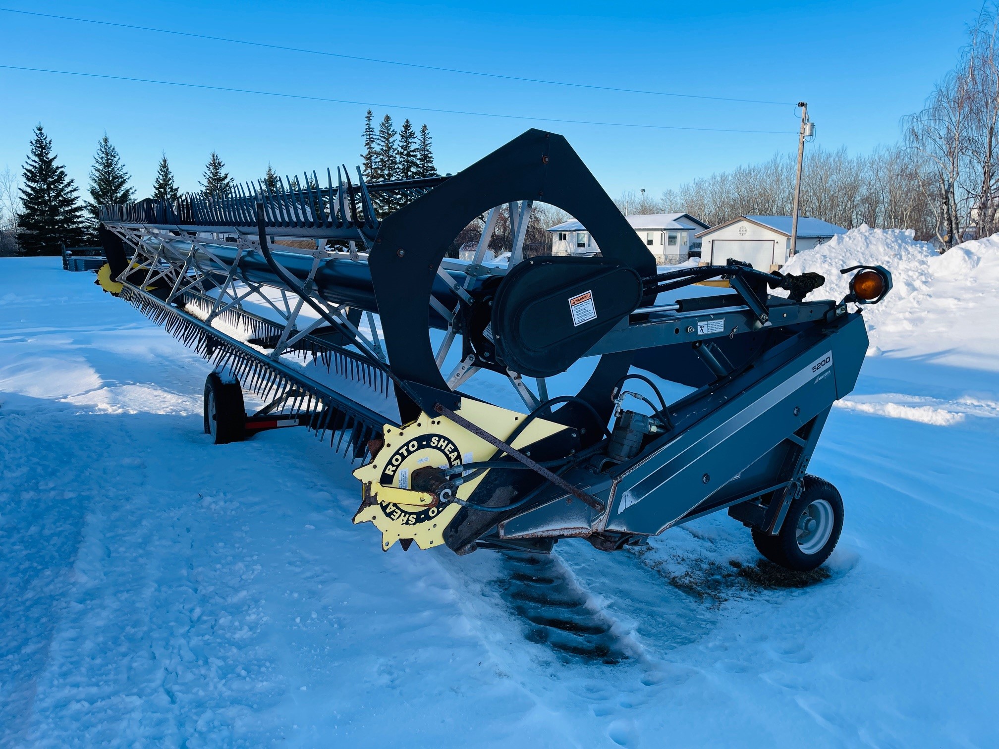 2011 Massey Ferguson 5200 Header