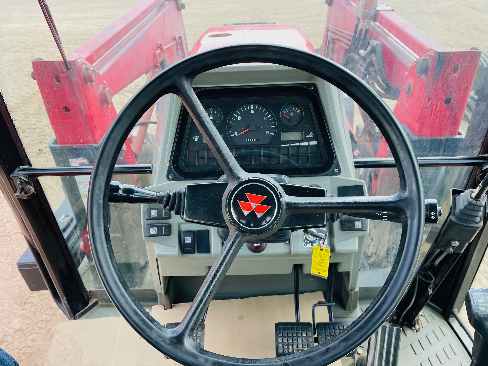 1997 Massey Ferguson 8140 Tractor Loader