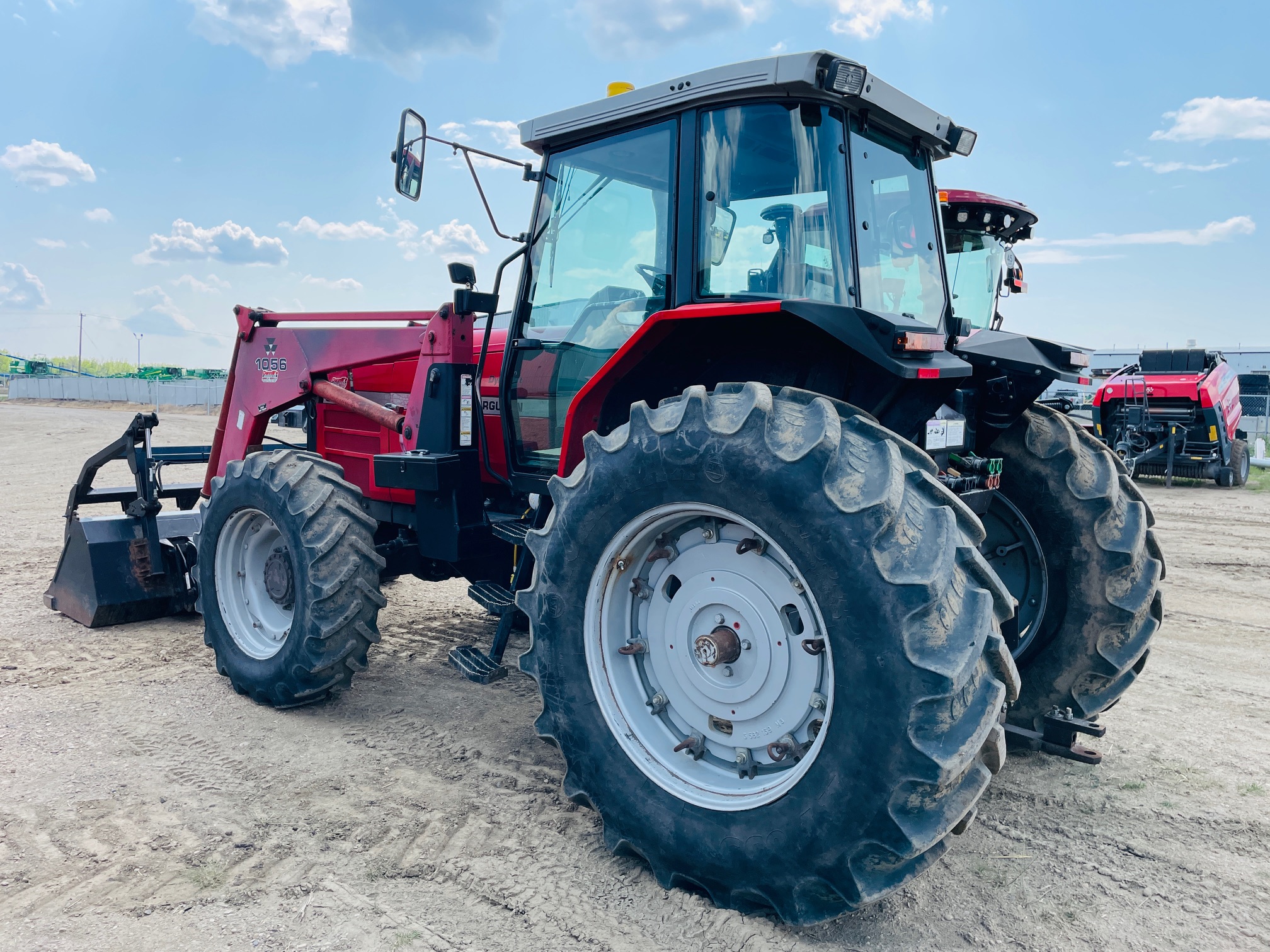 1997 Massey Ferguson 8140 Tractor Loader