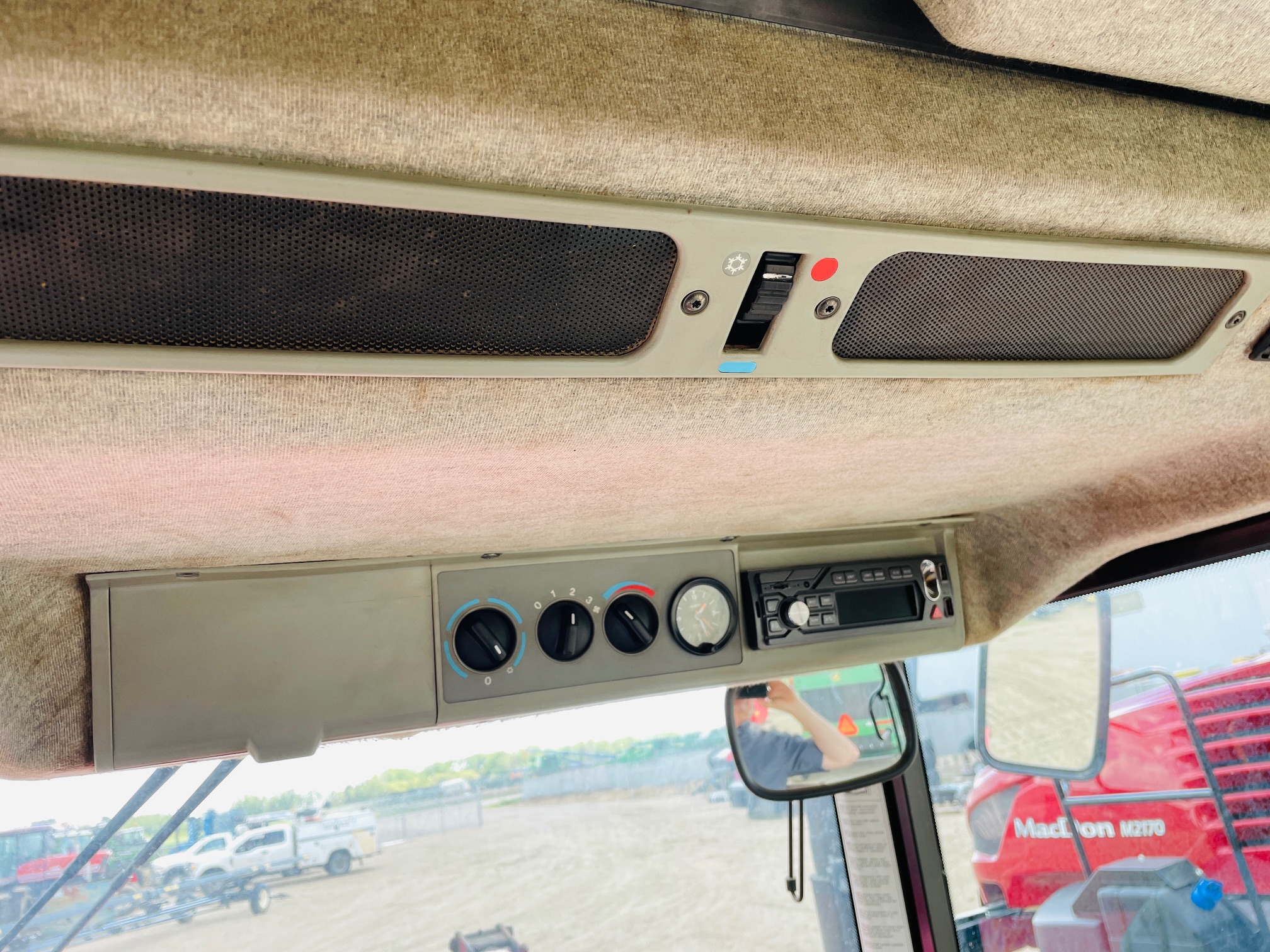 1997 Massey Ferguson 8140 Tractor Loader