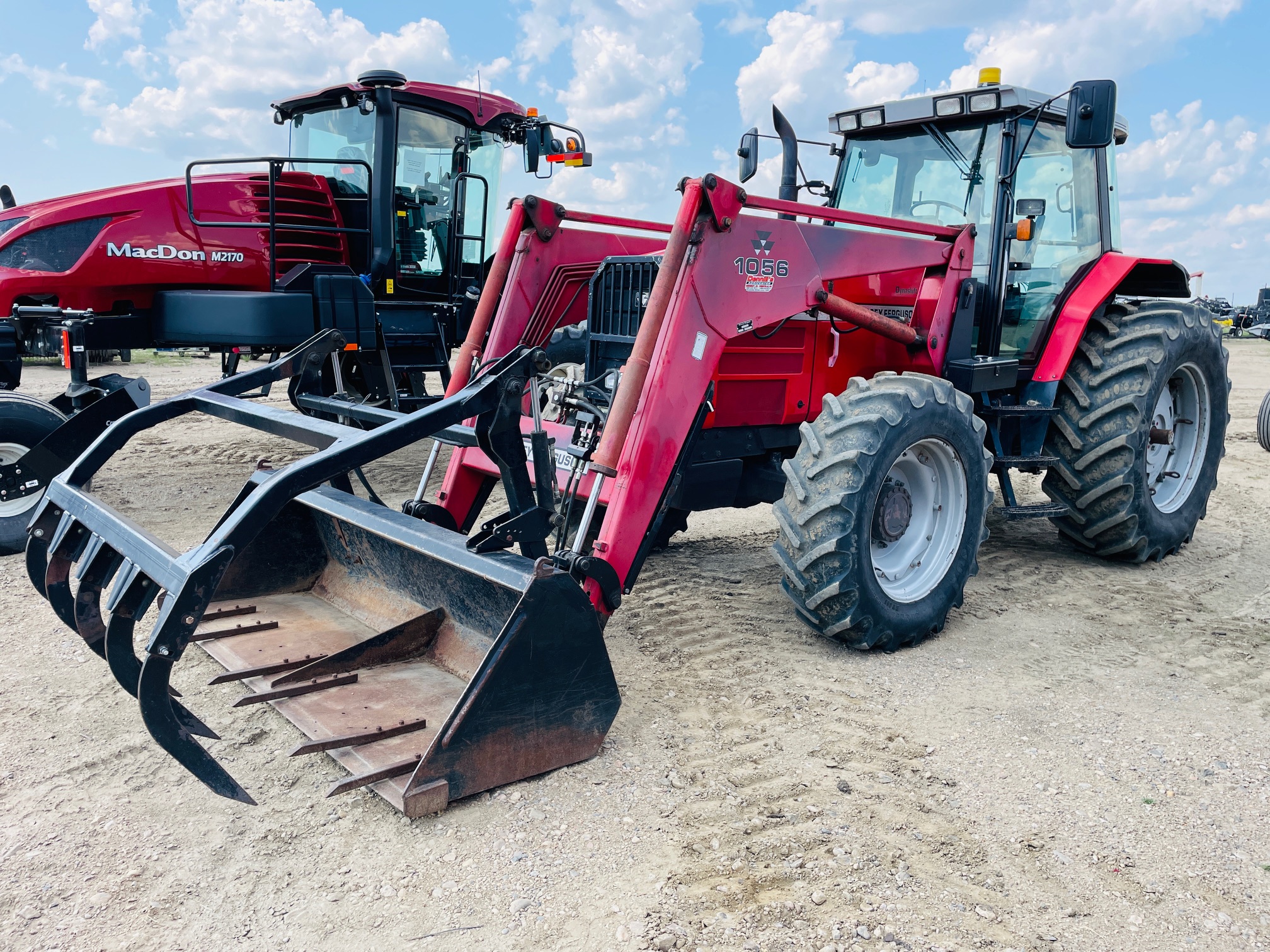 1997 Massey Ferguson 8140 Tractor Loader