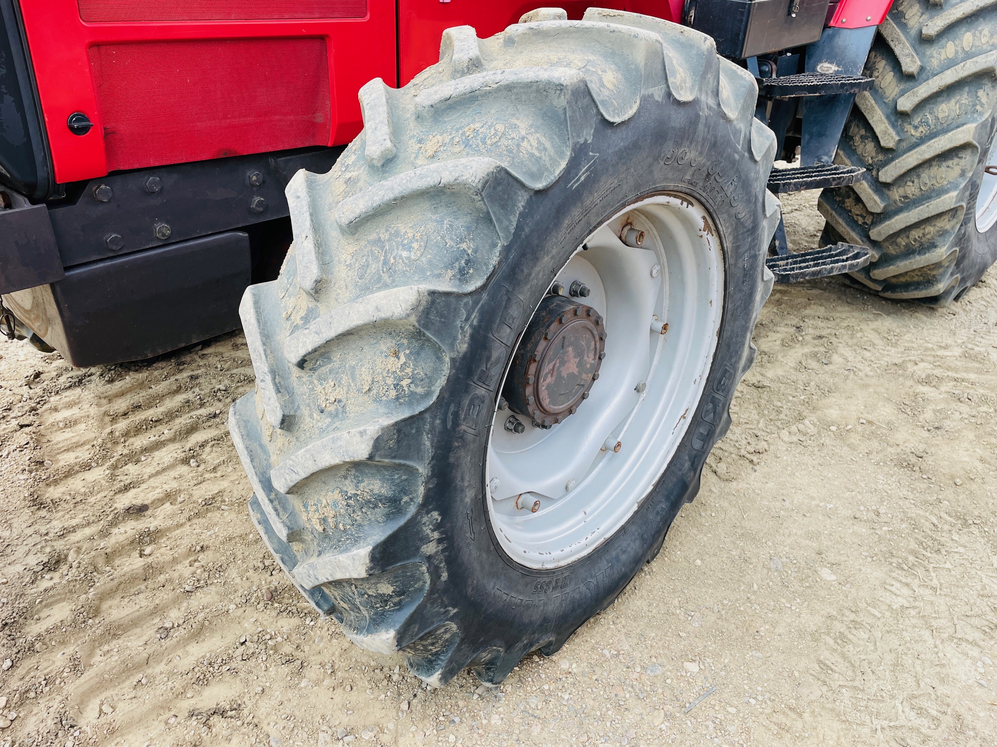 1997 Massey Ferguson 8140 Tractor Loader