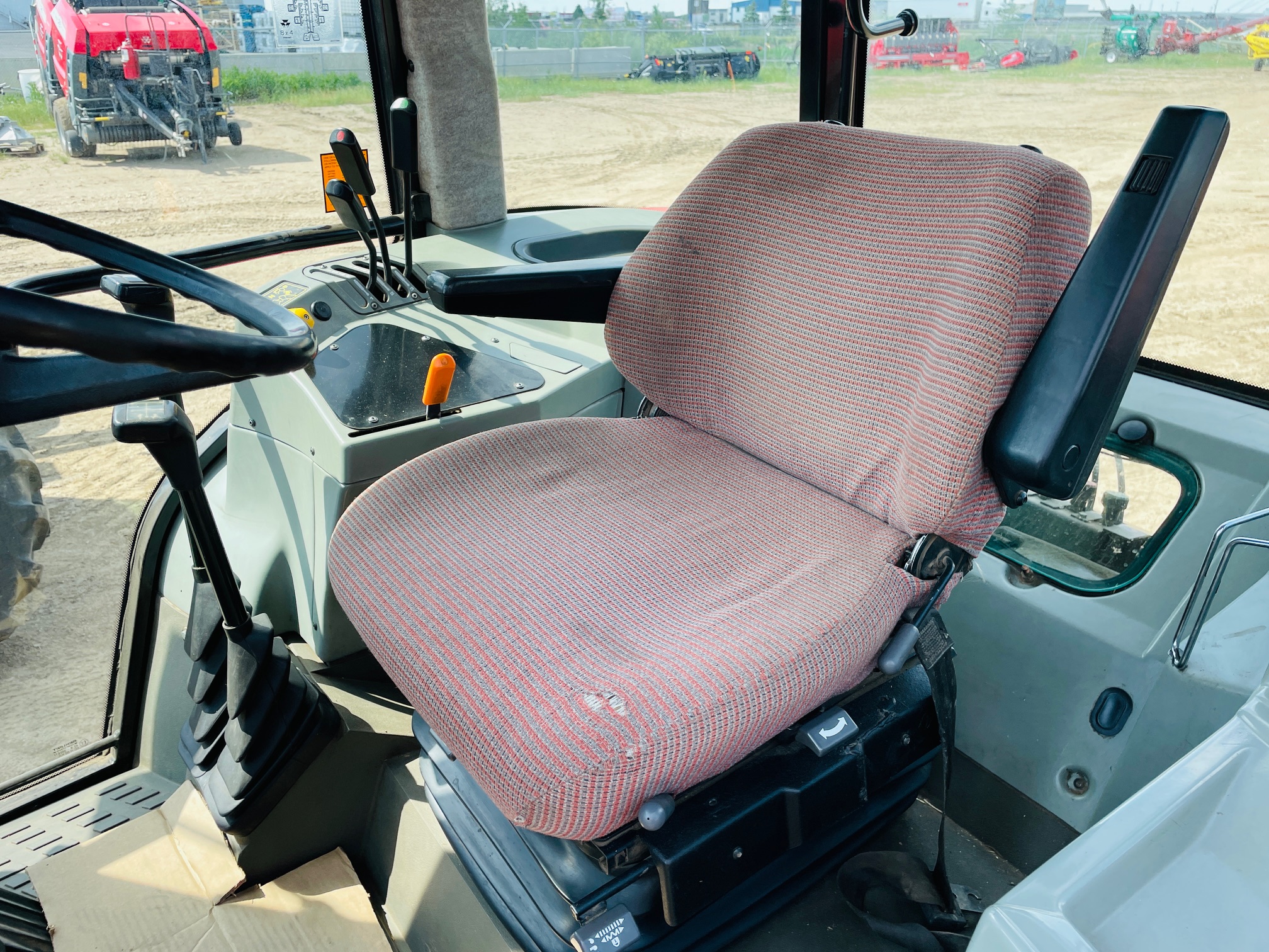 1997 Massey Ferguson 8140 Tractor Loader