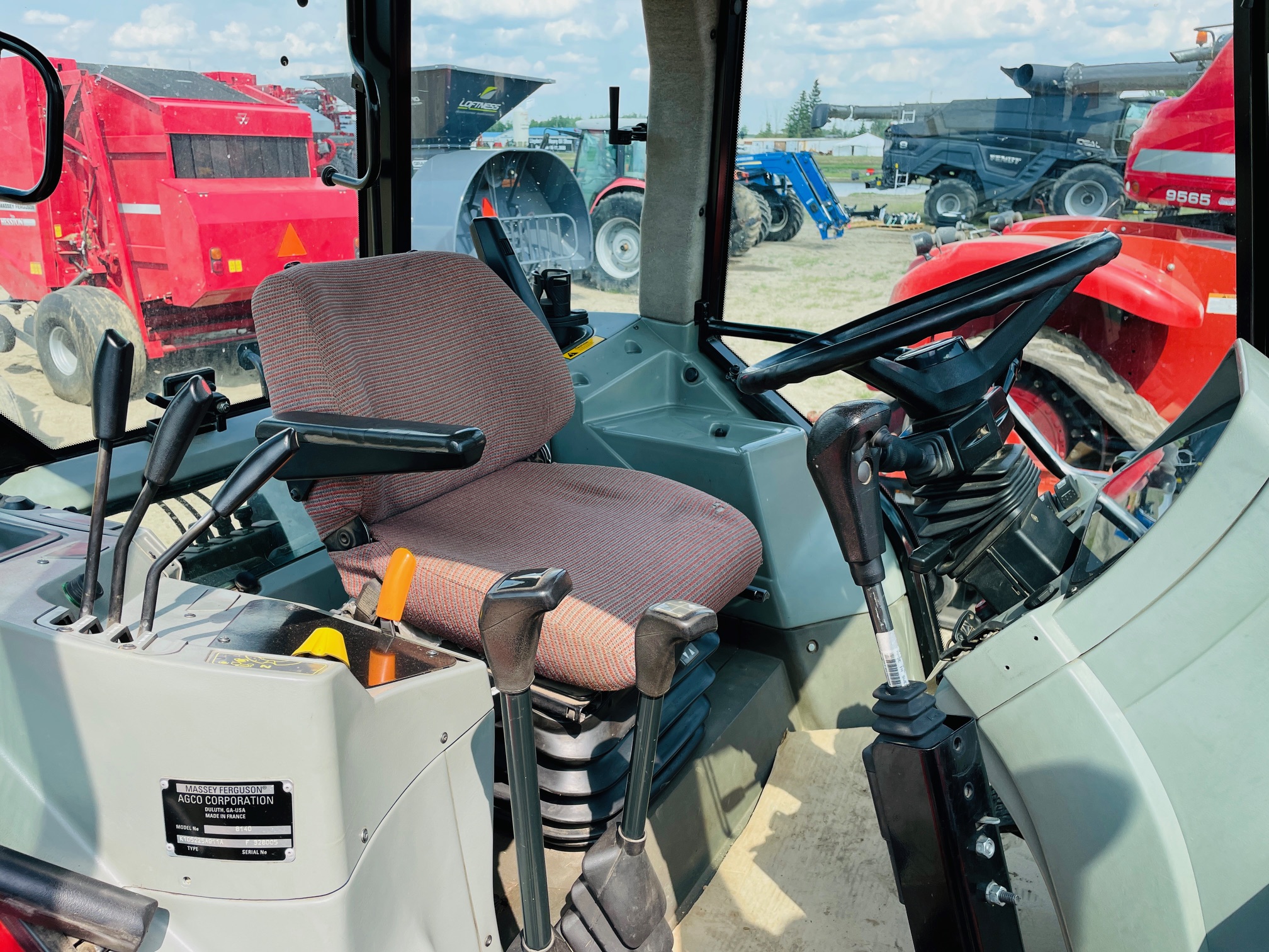 1997 Massey Ferguson 8140 Tractor Loader