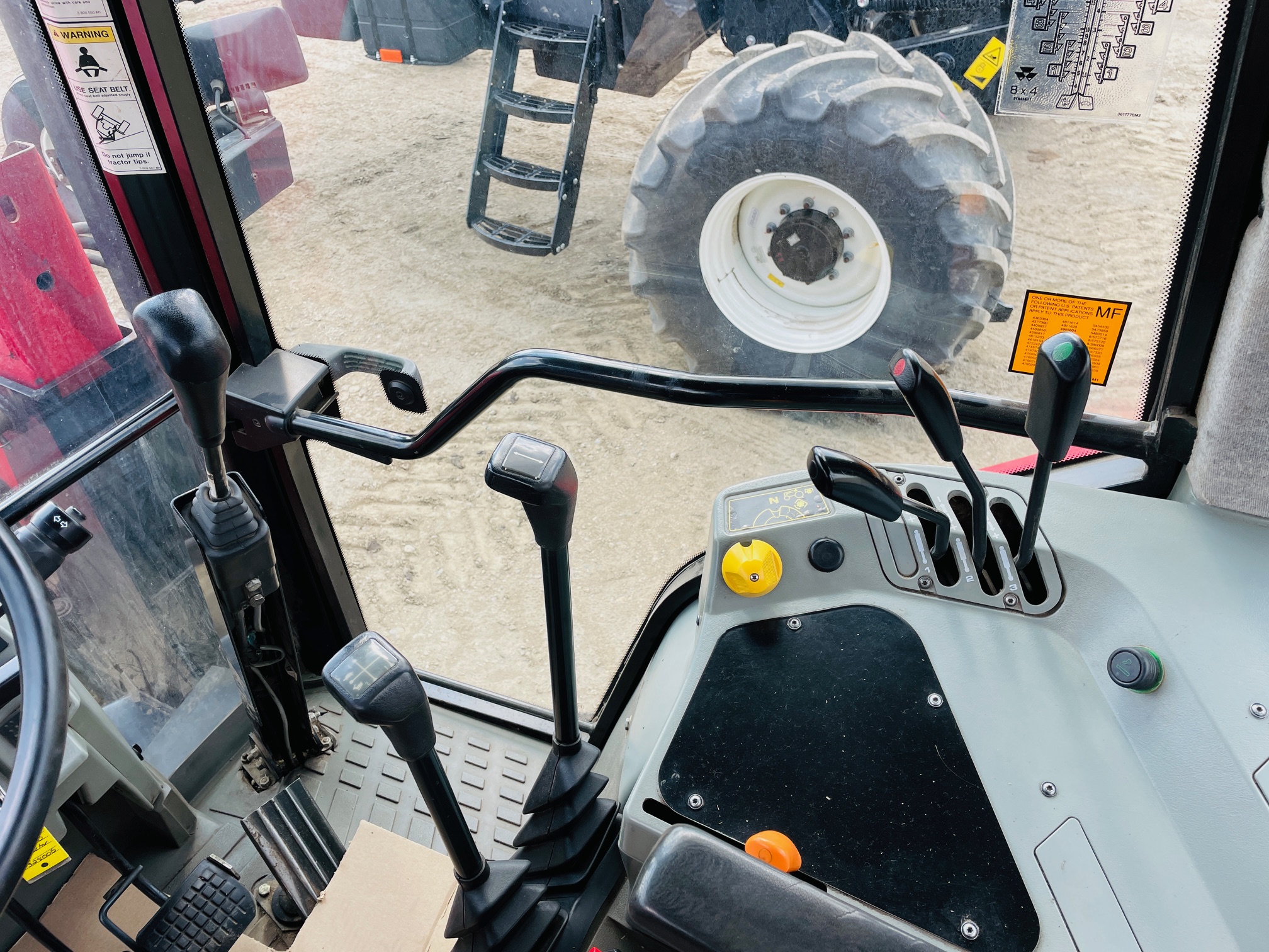 1997 Massey Ferguson 8140 Tractor Loader