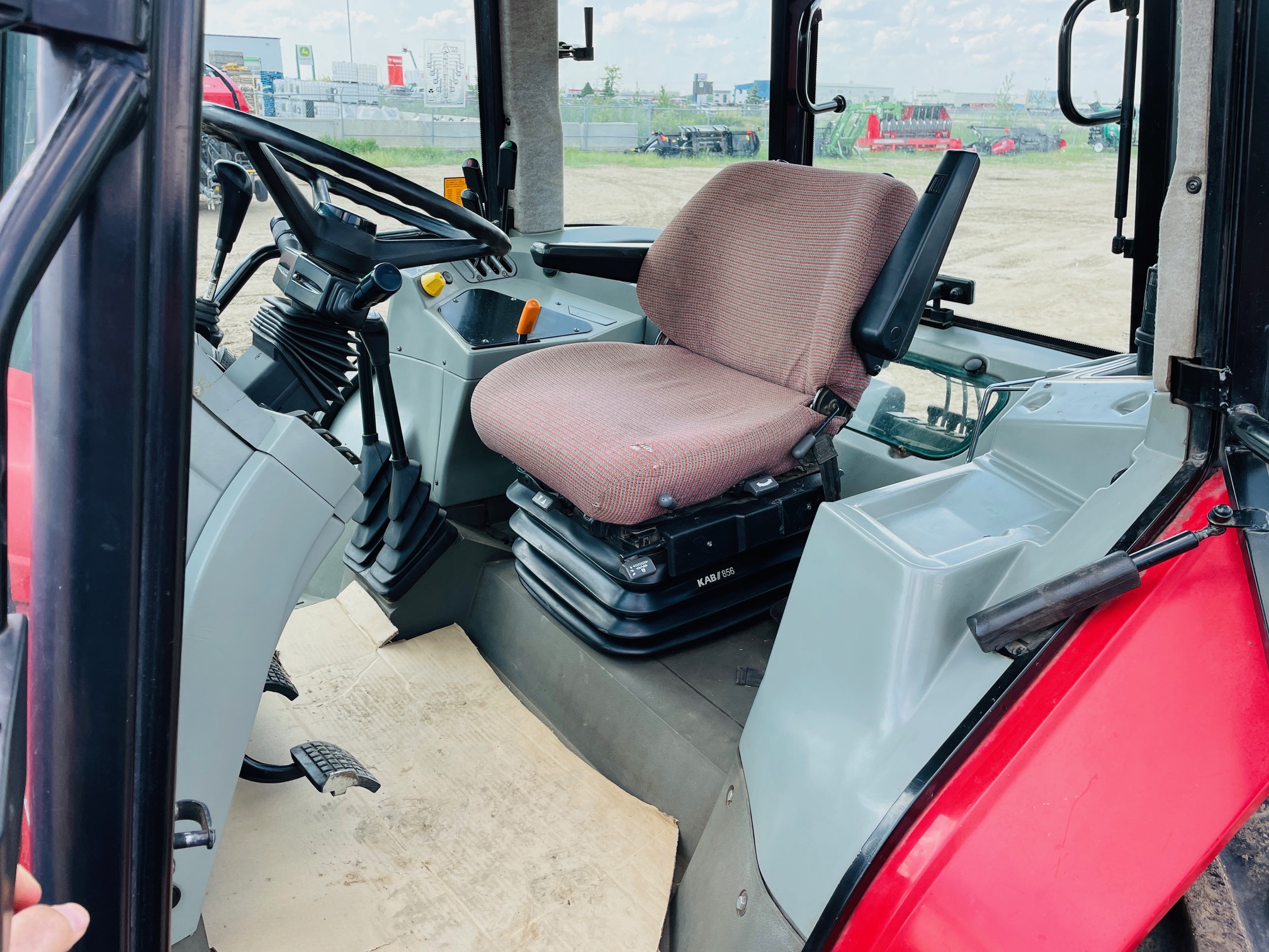 1997 Massey Ferguson 8140 Tractor Loader