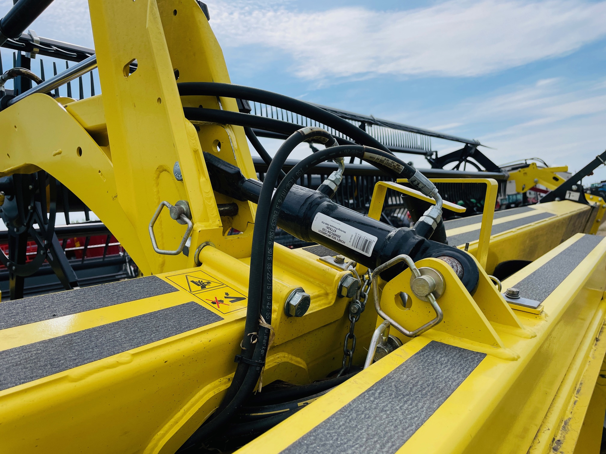 2016 Honey Bee AF236 Header