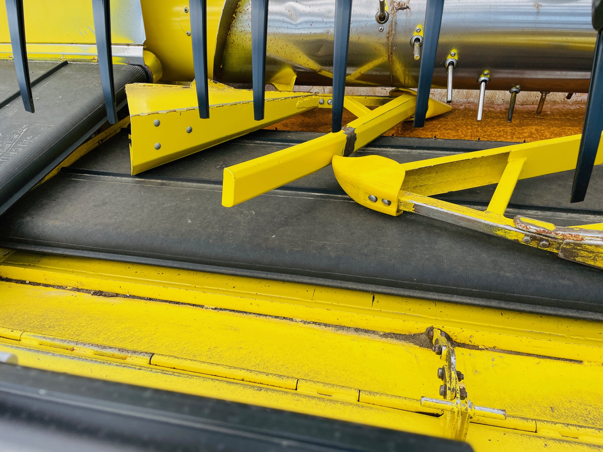 2016 Honey Bee AF236 Header