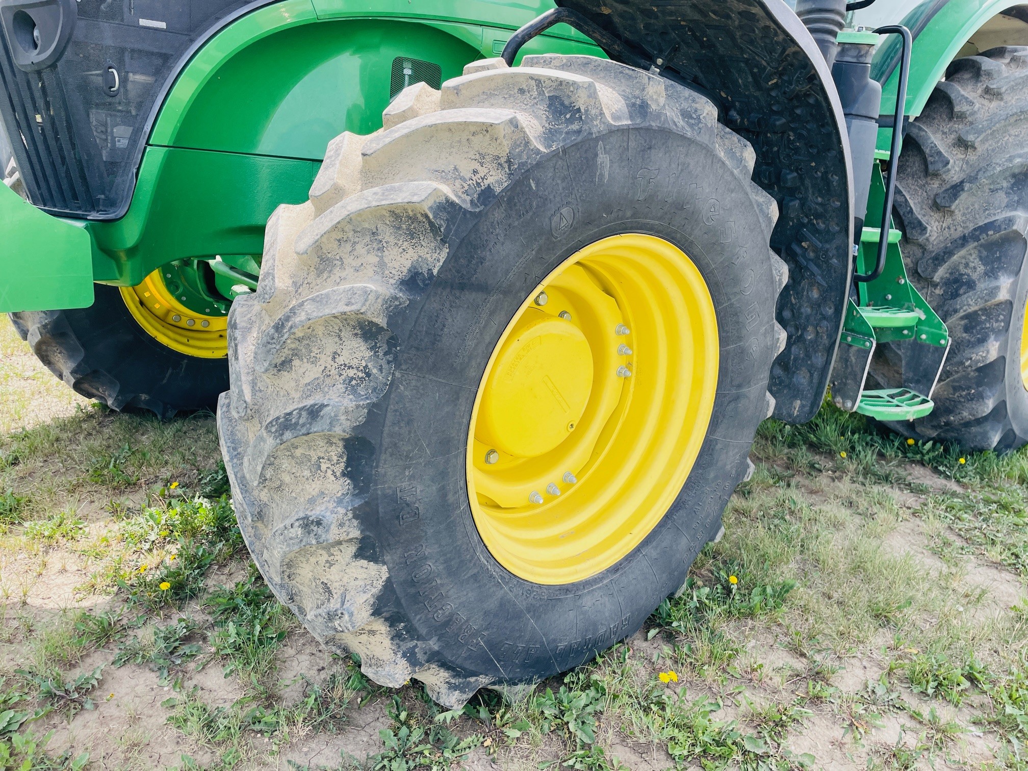 2014 John Deere 7210R Tractor