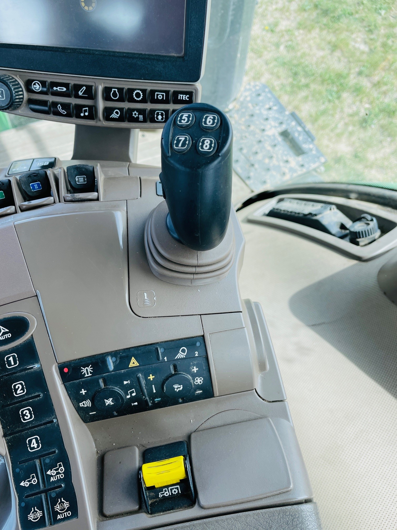 2014 John Deere 7210R Tractor