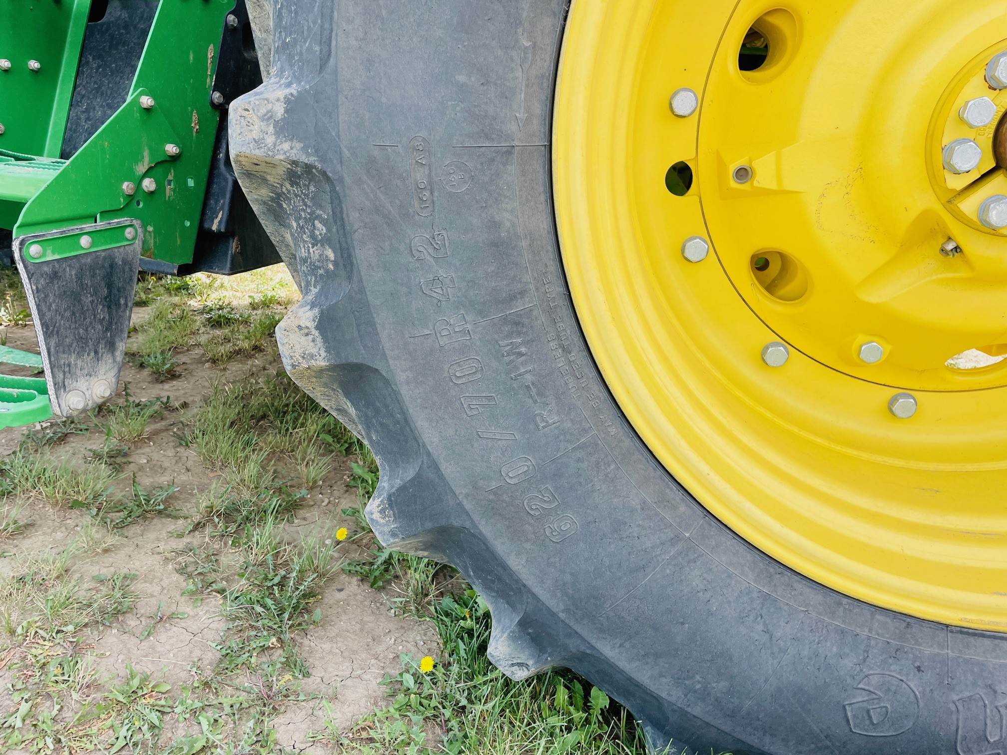 2014 John Deere 7210R Tractor
