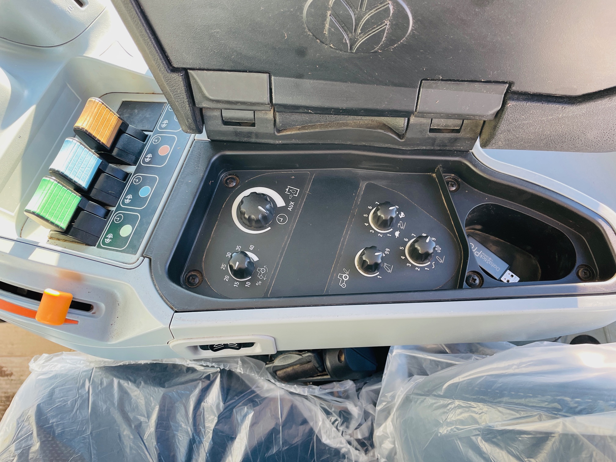 2021 New Holland T7.230 Tractor Loader