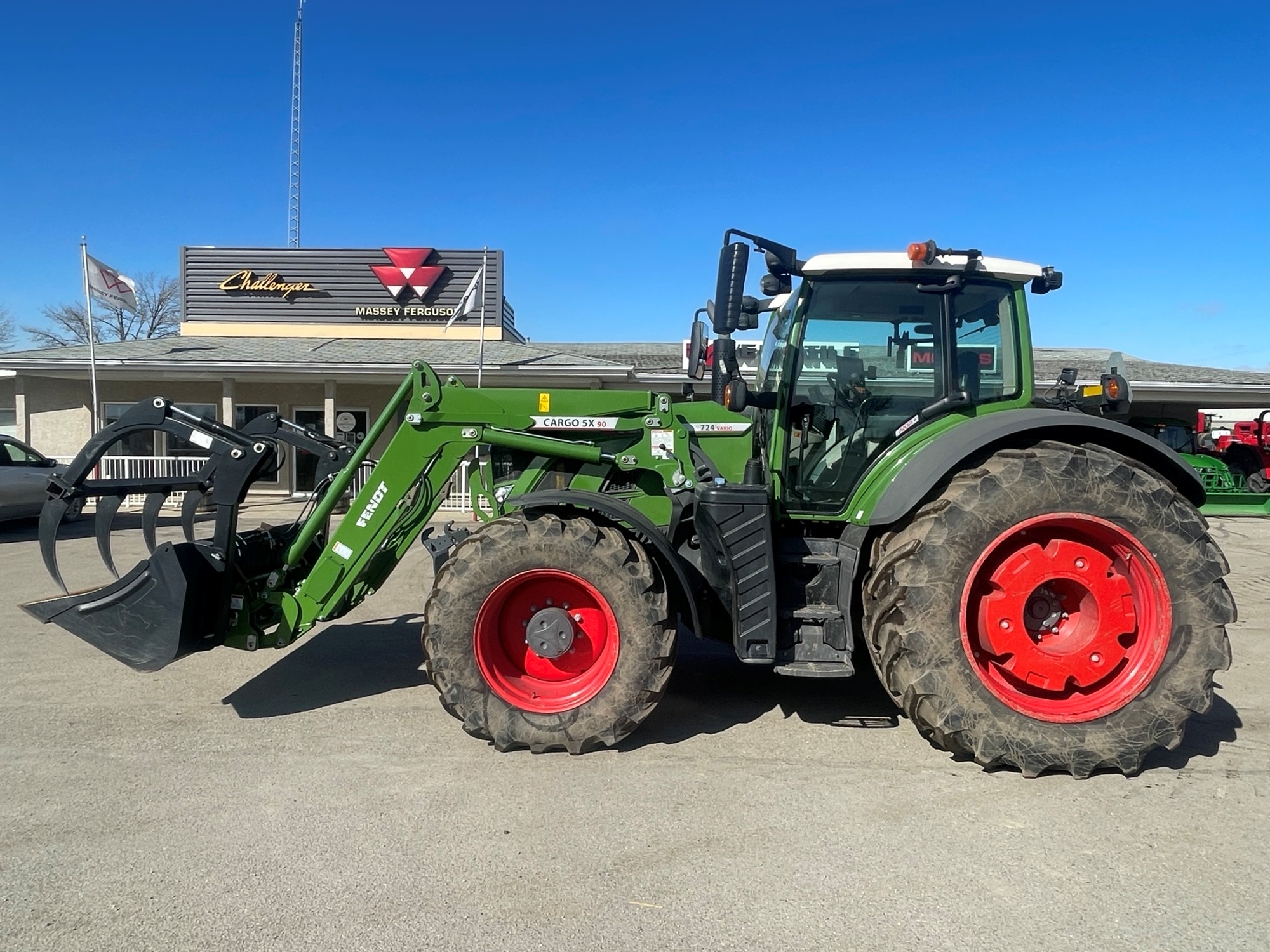 2022 Fendt 724G6 Tractor