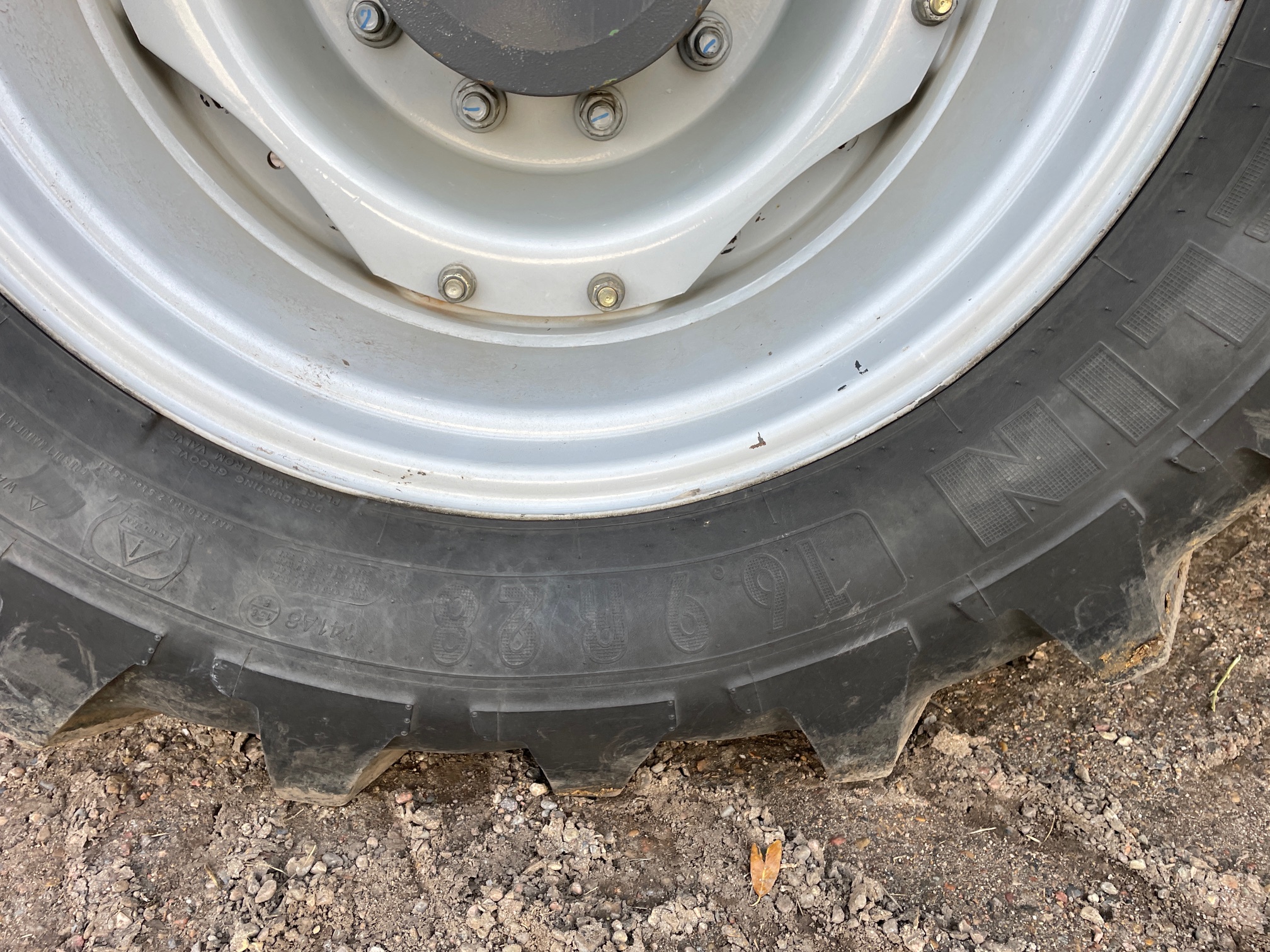 2013 Massey Ferguson 7618 Tractor