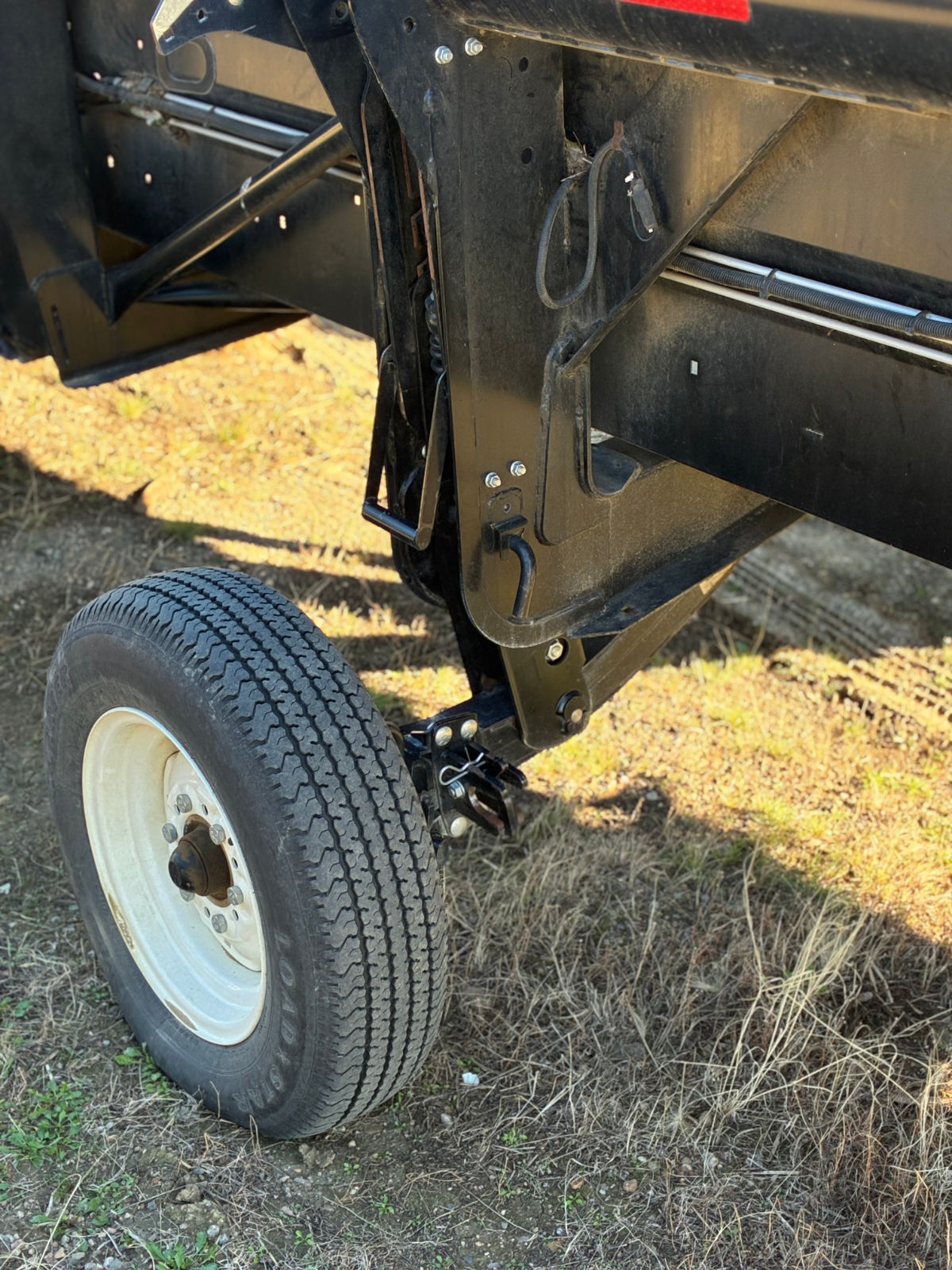 2018 MacDon FD75-35 Header Combine