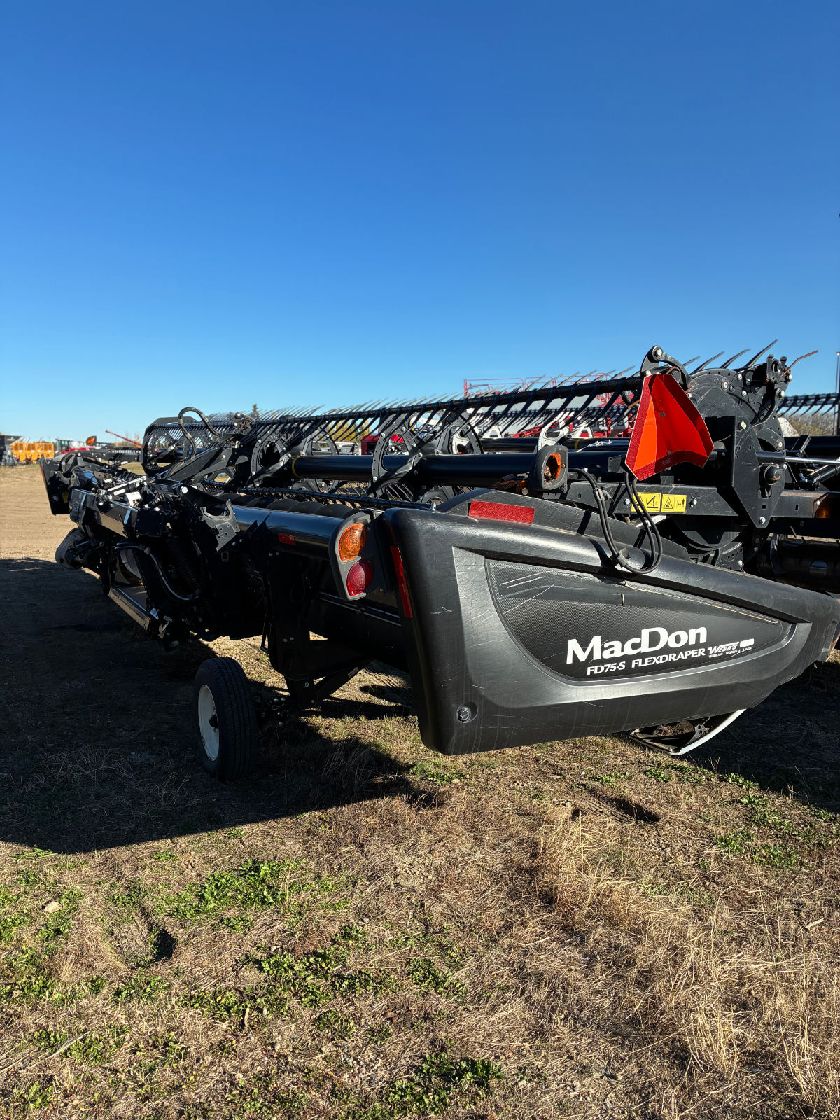 2018 MacDon FD75-35 Header Combine