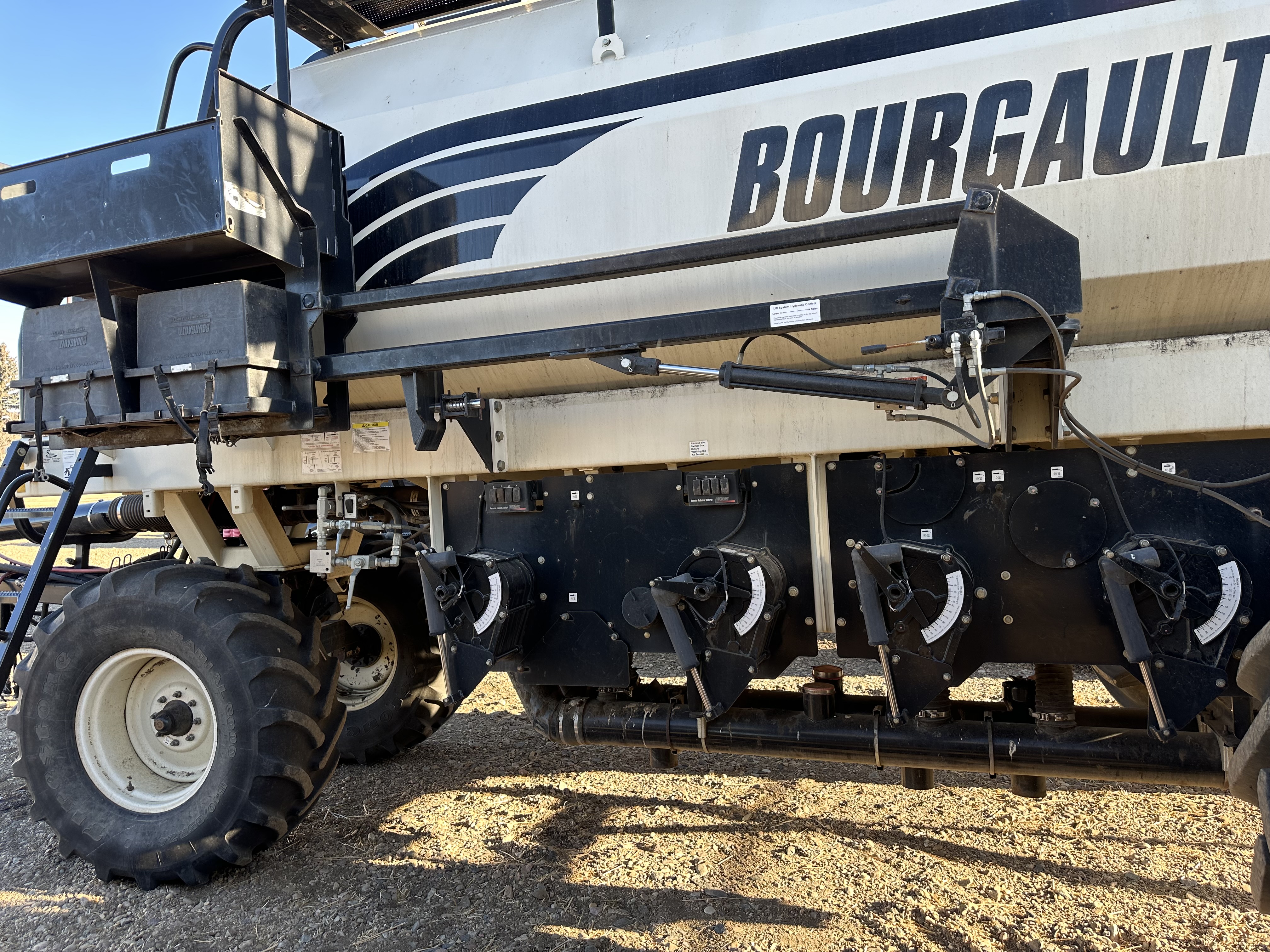 2010 Bourgault 5810 Air Drill