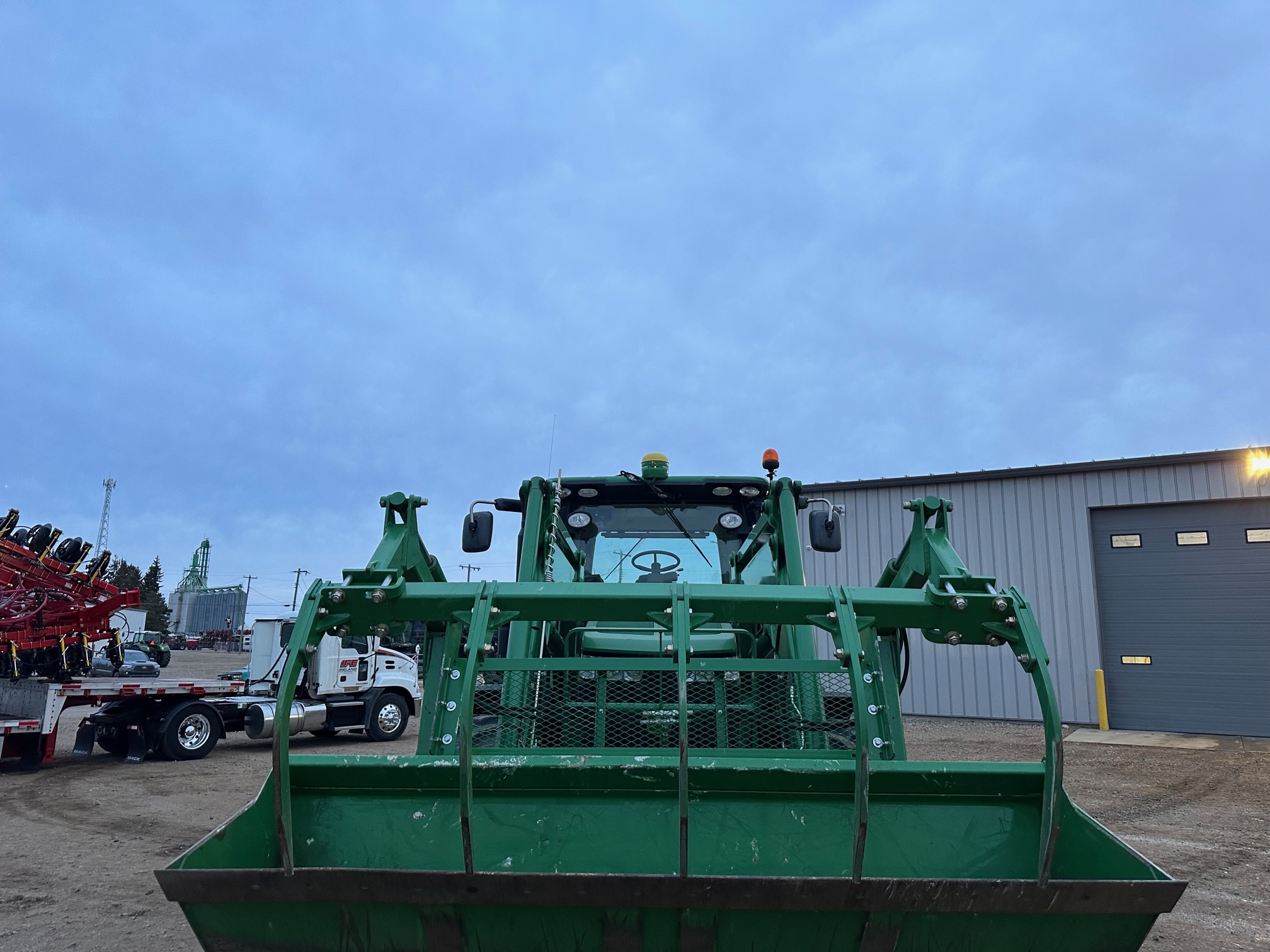 2015 John Deere 7230R Tractor