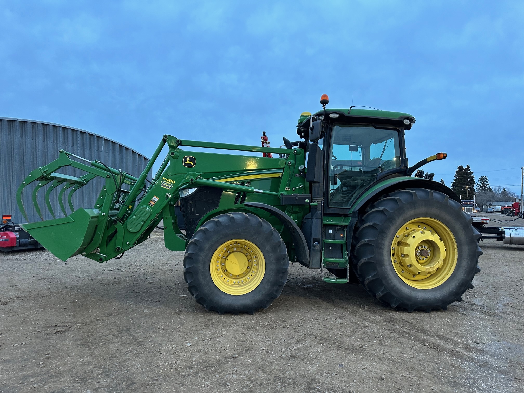 2015 John Deere 7230R Tractor