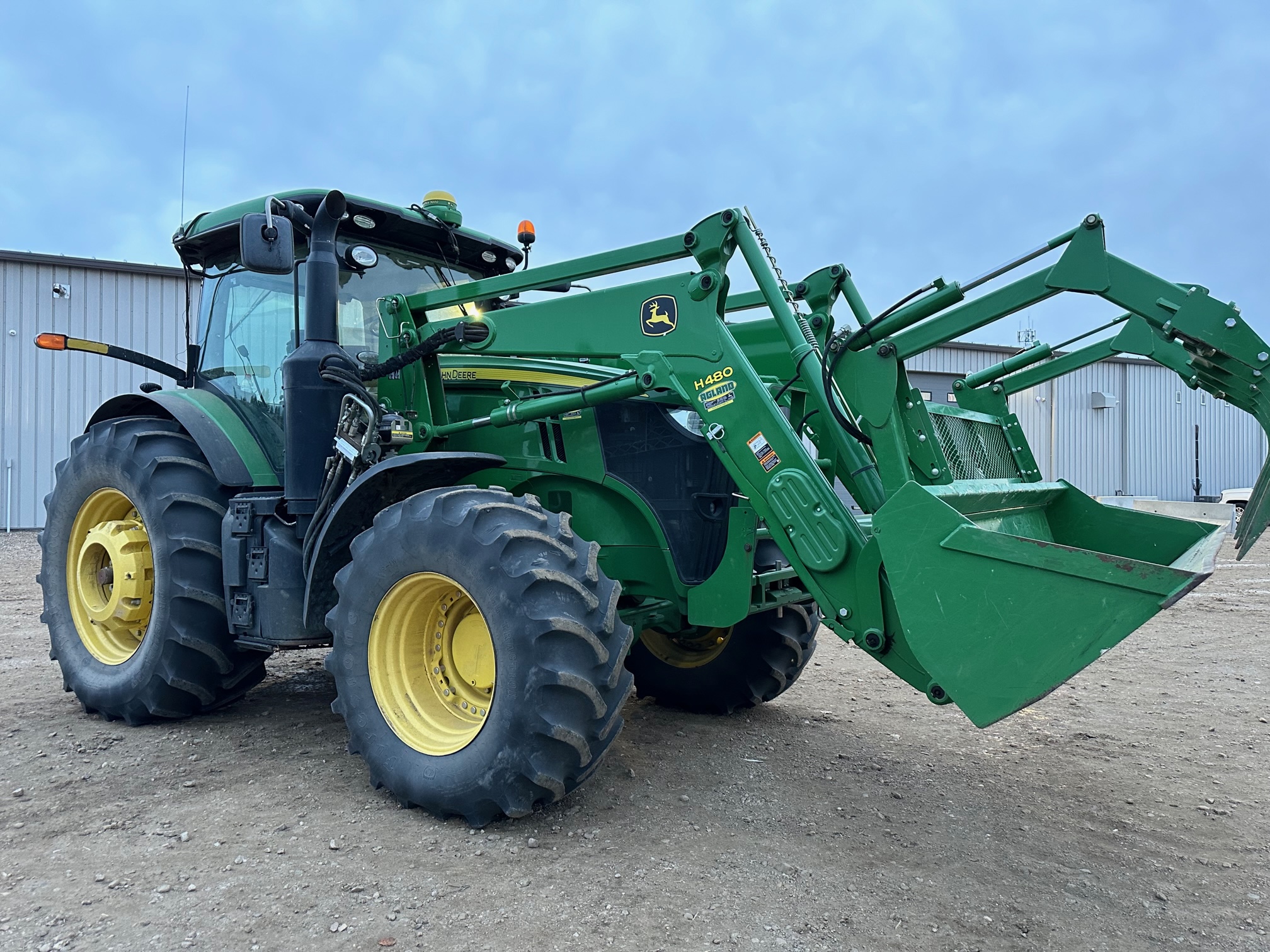 2015 John Deere 7230R Tractor