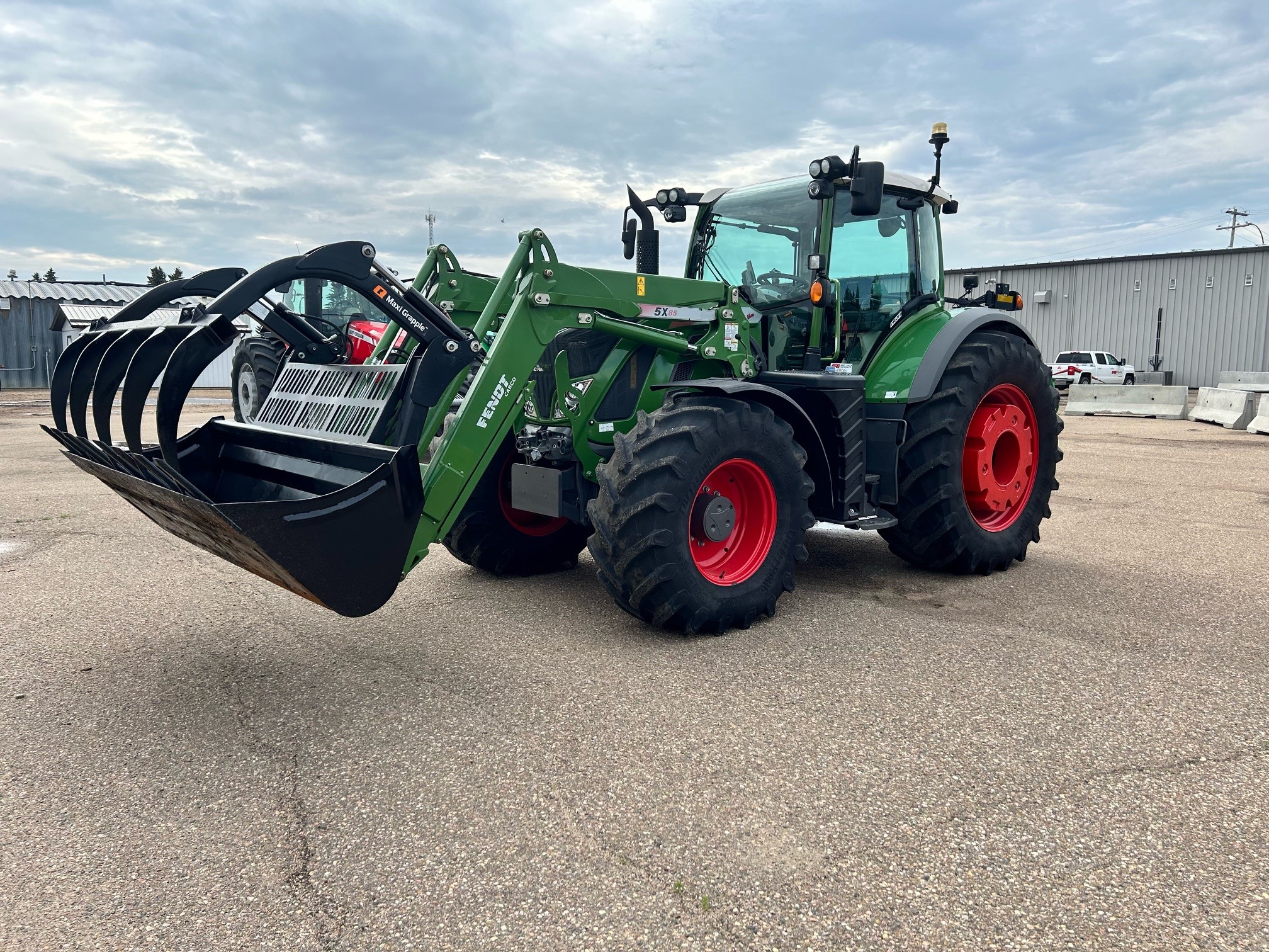 2017 Fendt 718S4 Tractor