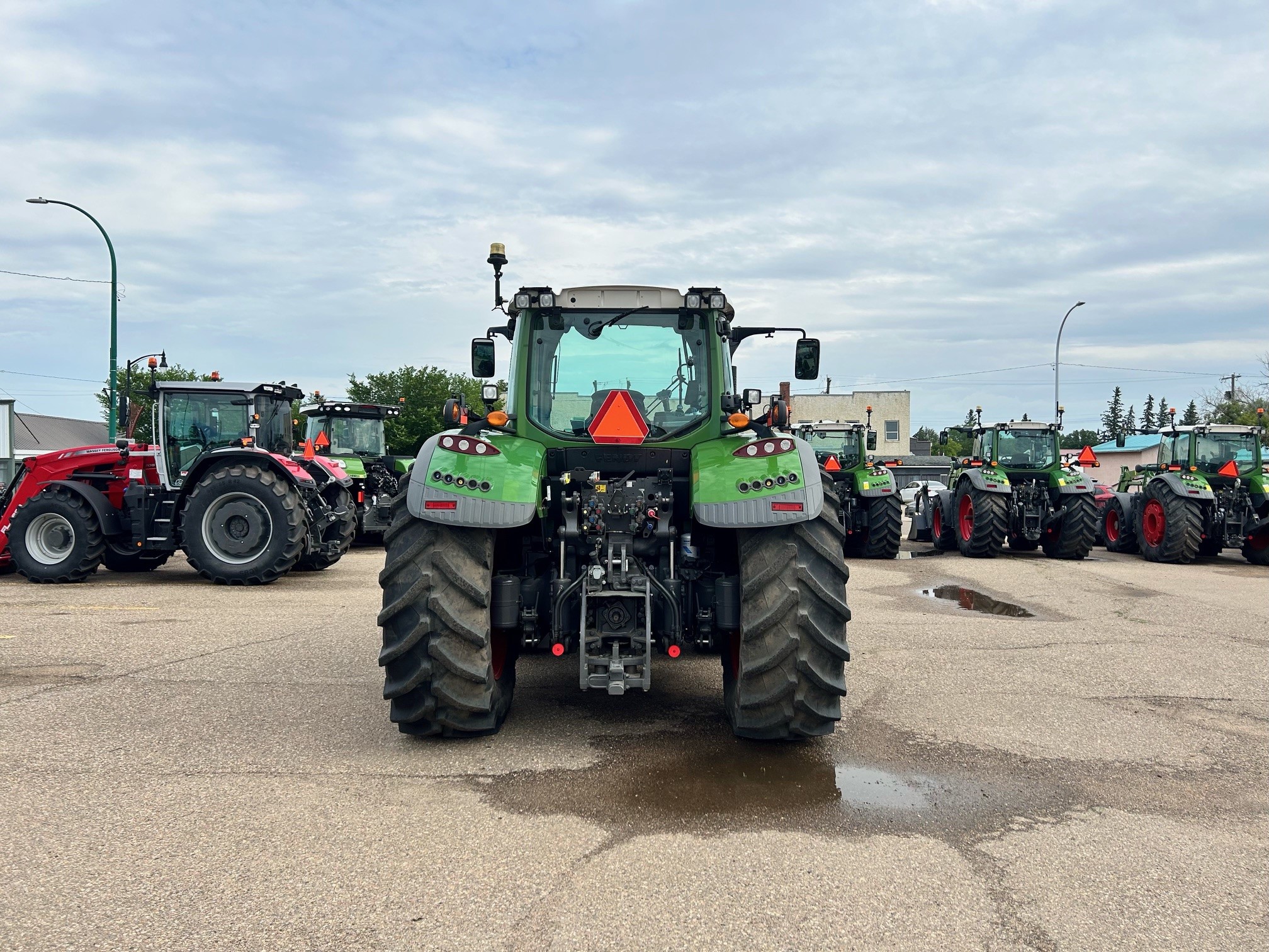 2017 Fendt 718S4 Tractor