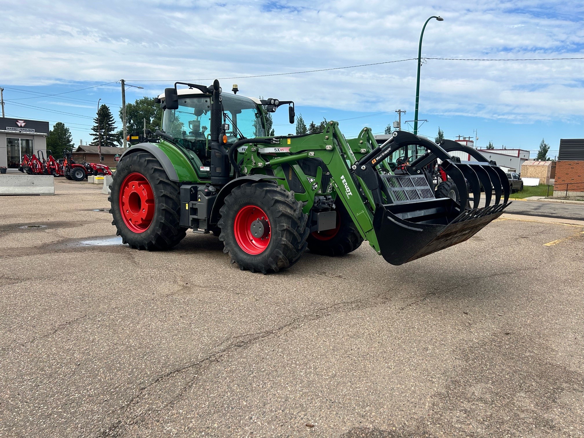 2017 Fendt 718S4 Tractor