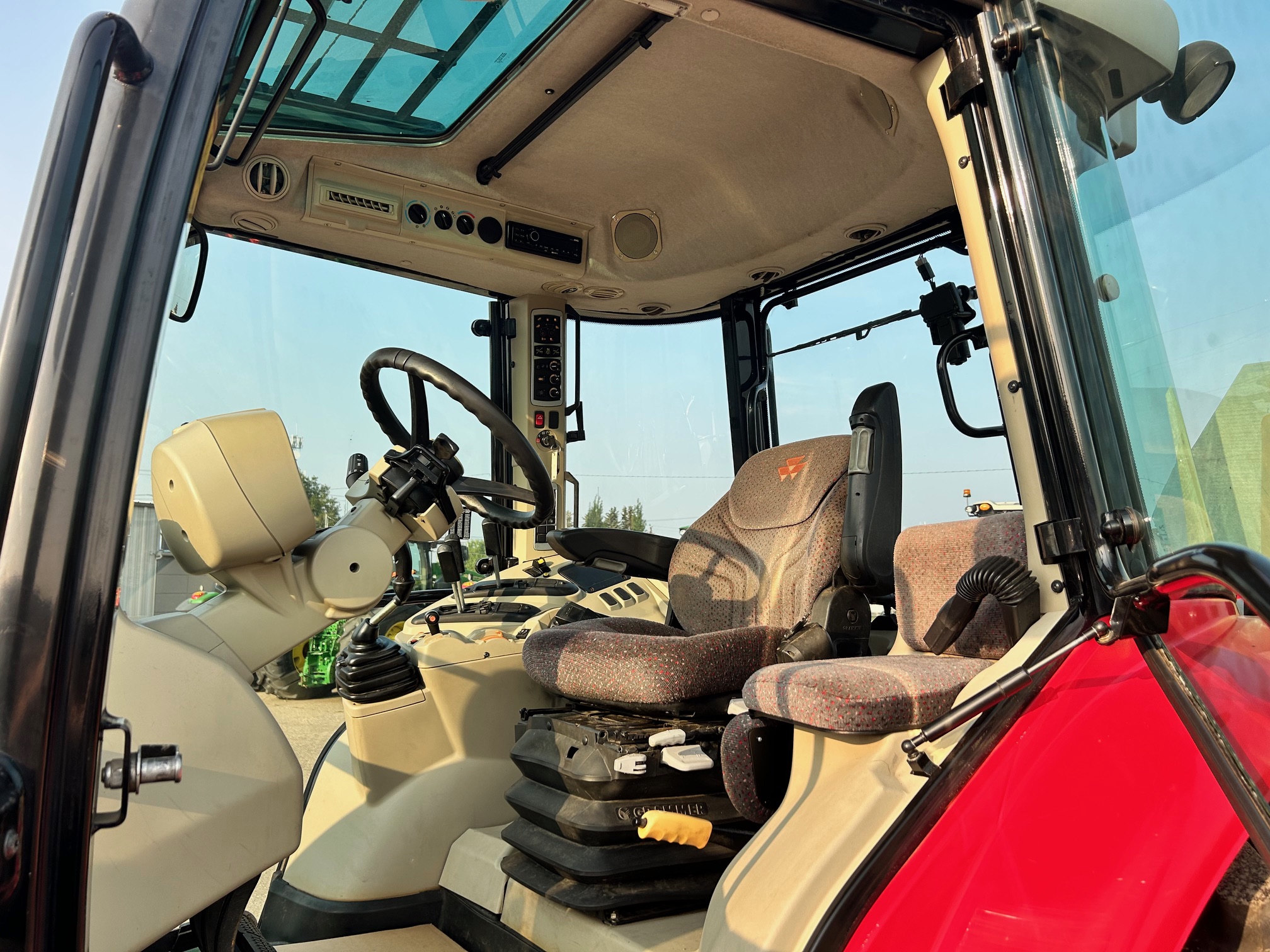 2015 Massey Ferguson 7616 Classic Tractor