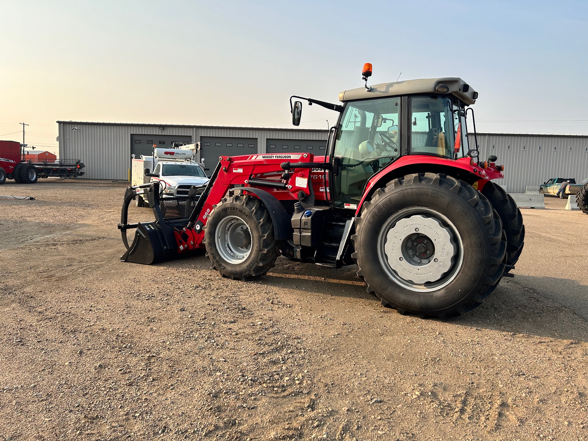 2015 Massey Ferguson 7616 Classic Tractor