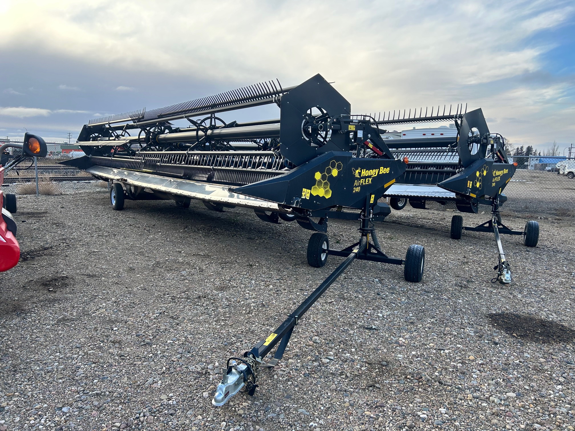 2019 Honey Bee AF240 Header Combine