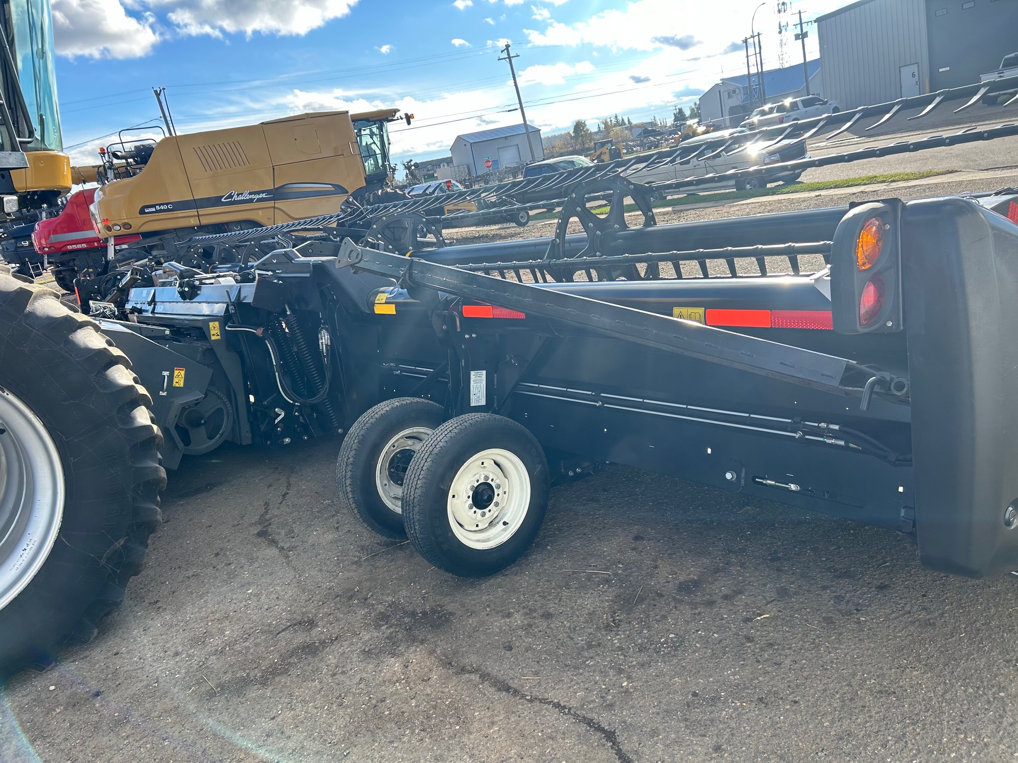 2018 MacDon FD75-35 Header Combine