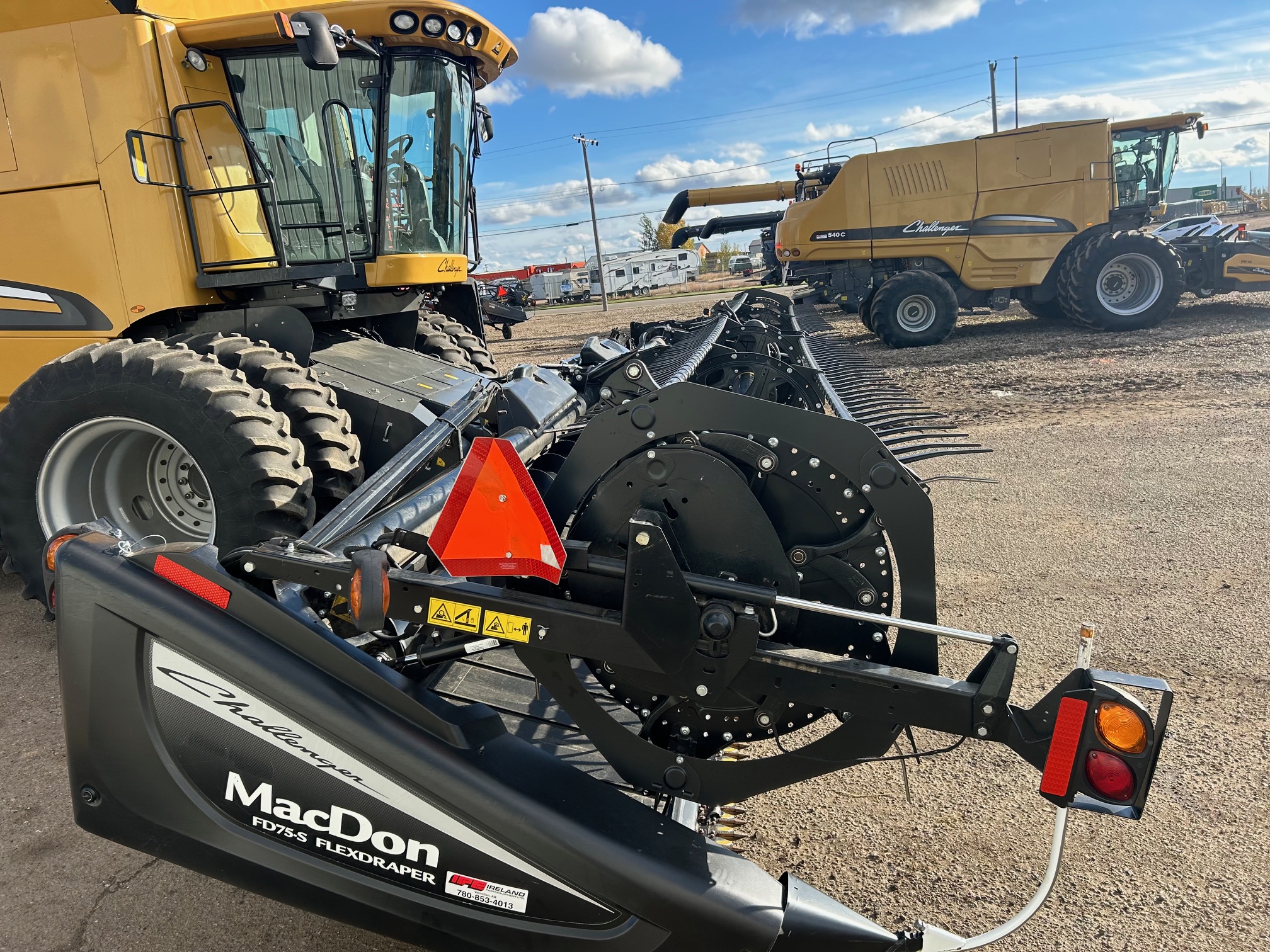 2018 MacDon FD75-35 Header Combine