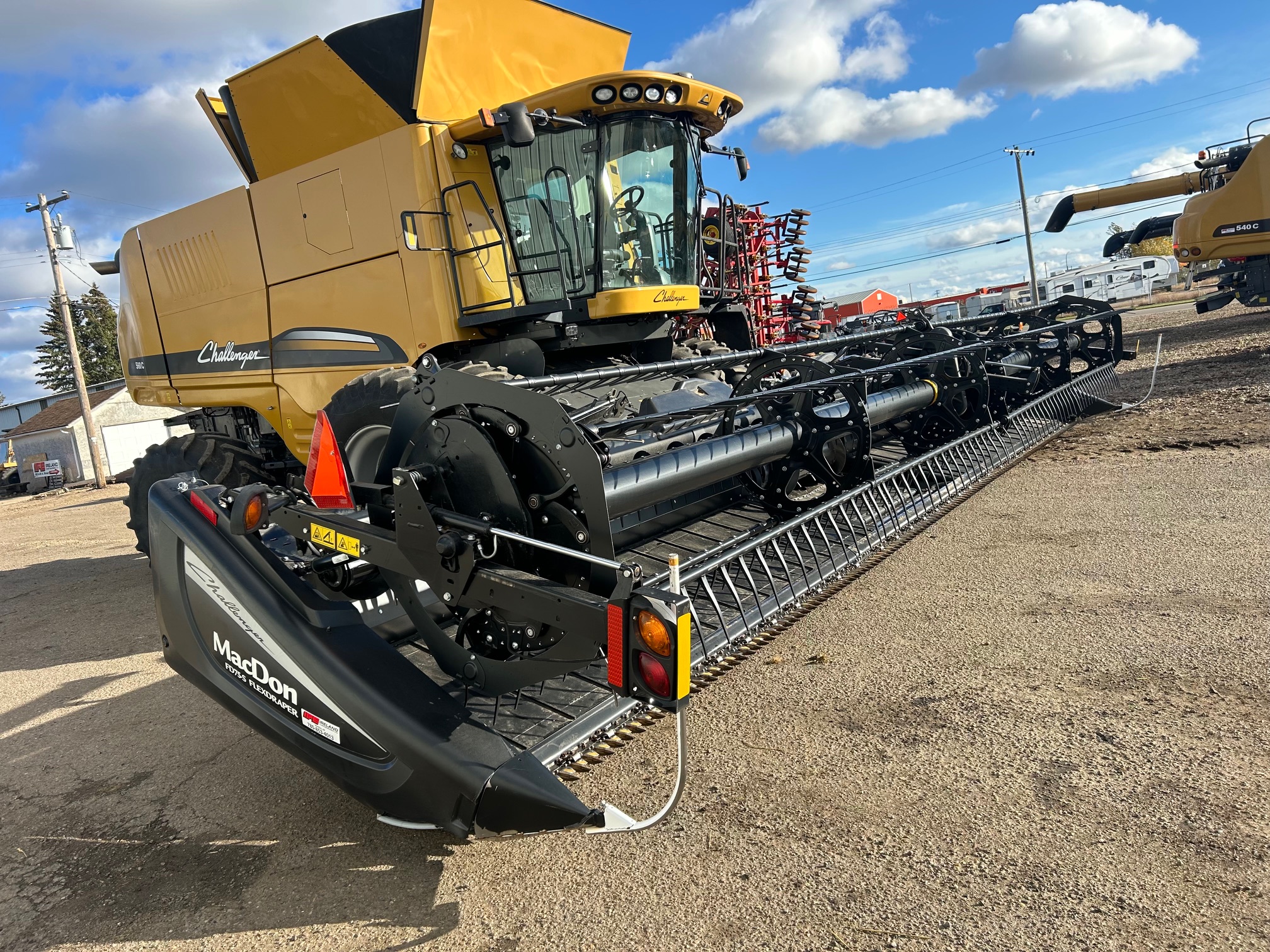 2018 MacDon FD75-35 Header Combine