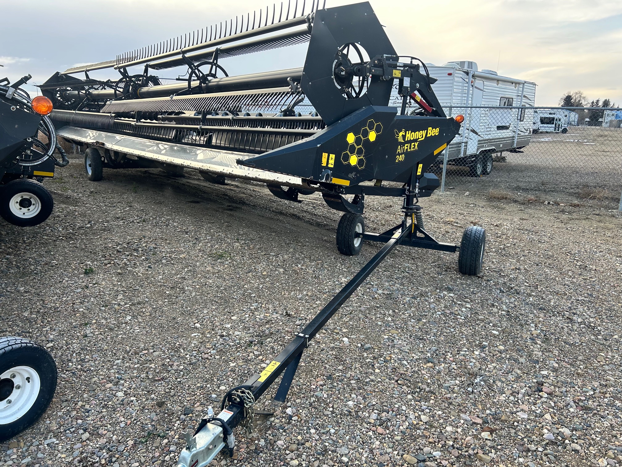 2019 Honey Bee AF240 Header Combine