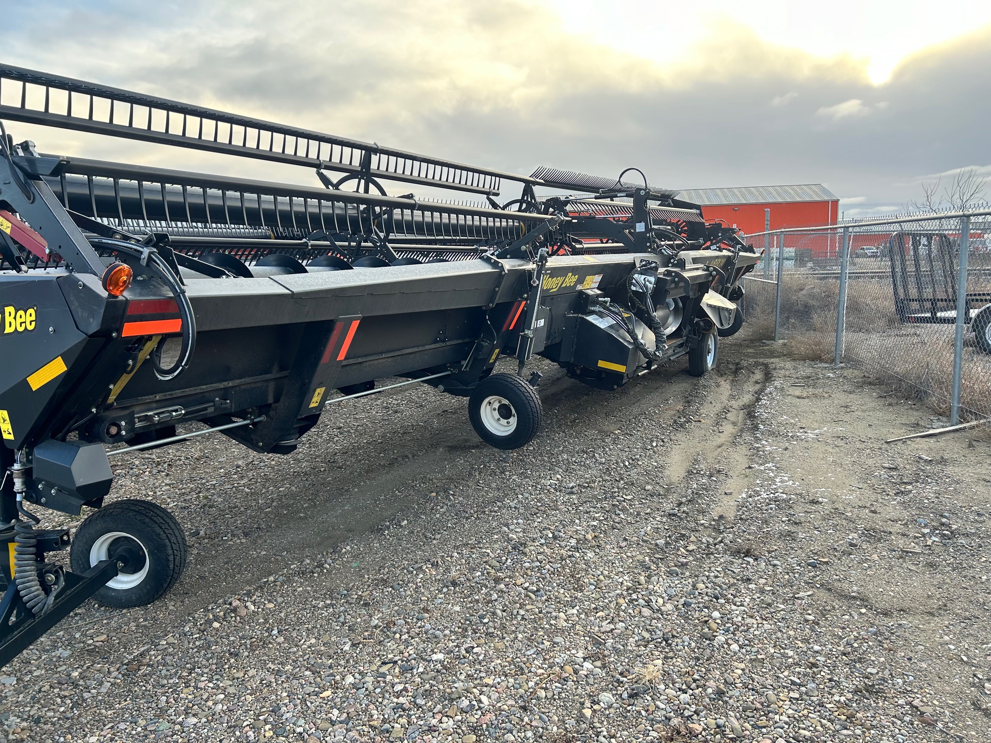 2019 Honey Bee AF240 Header Combine