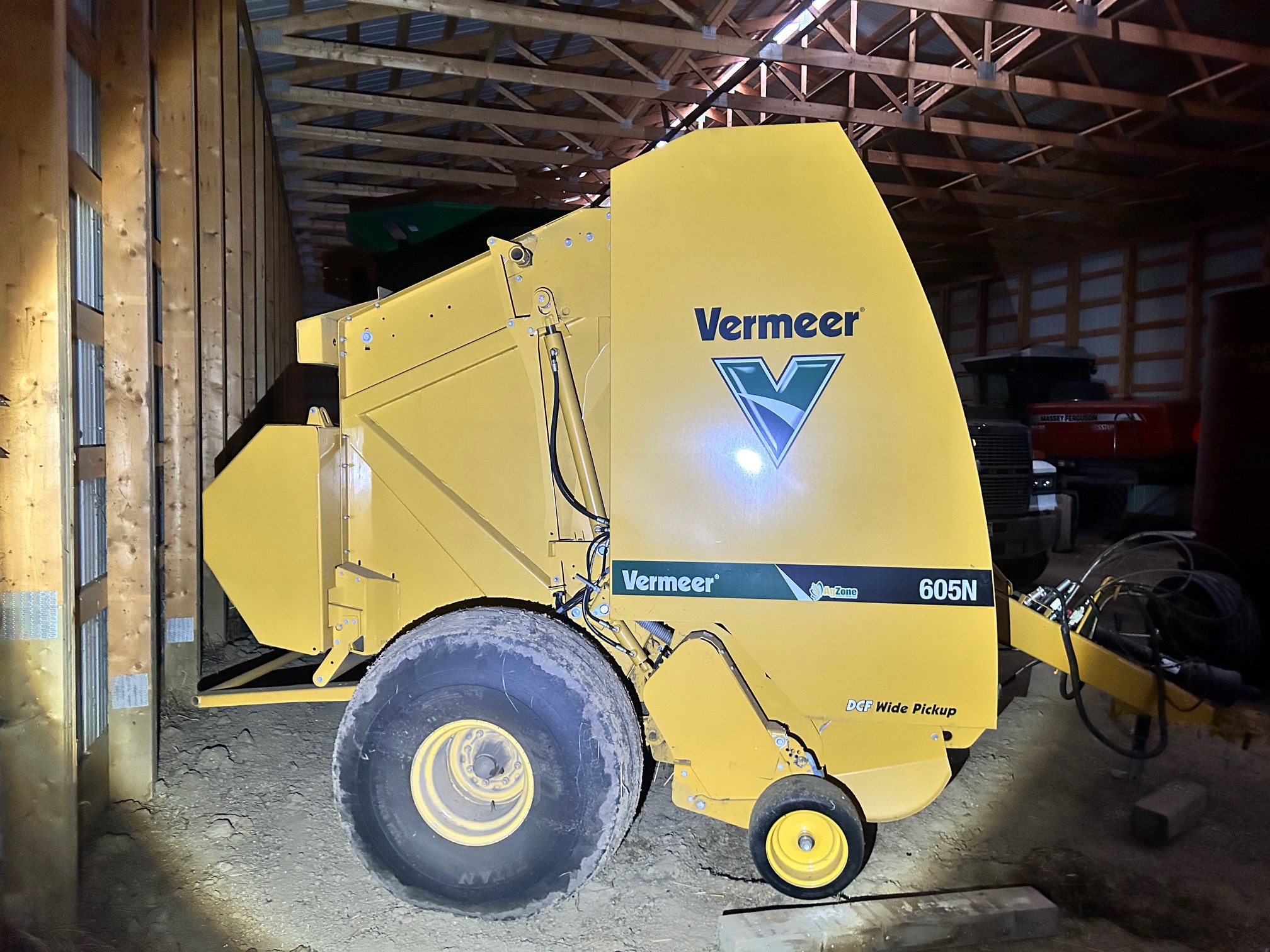 2023 Vermeer 605N Baler/Round