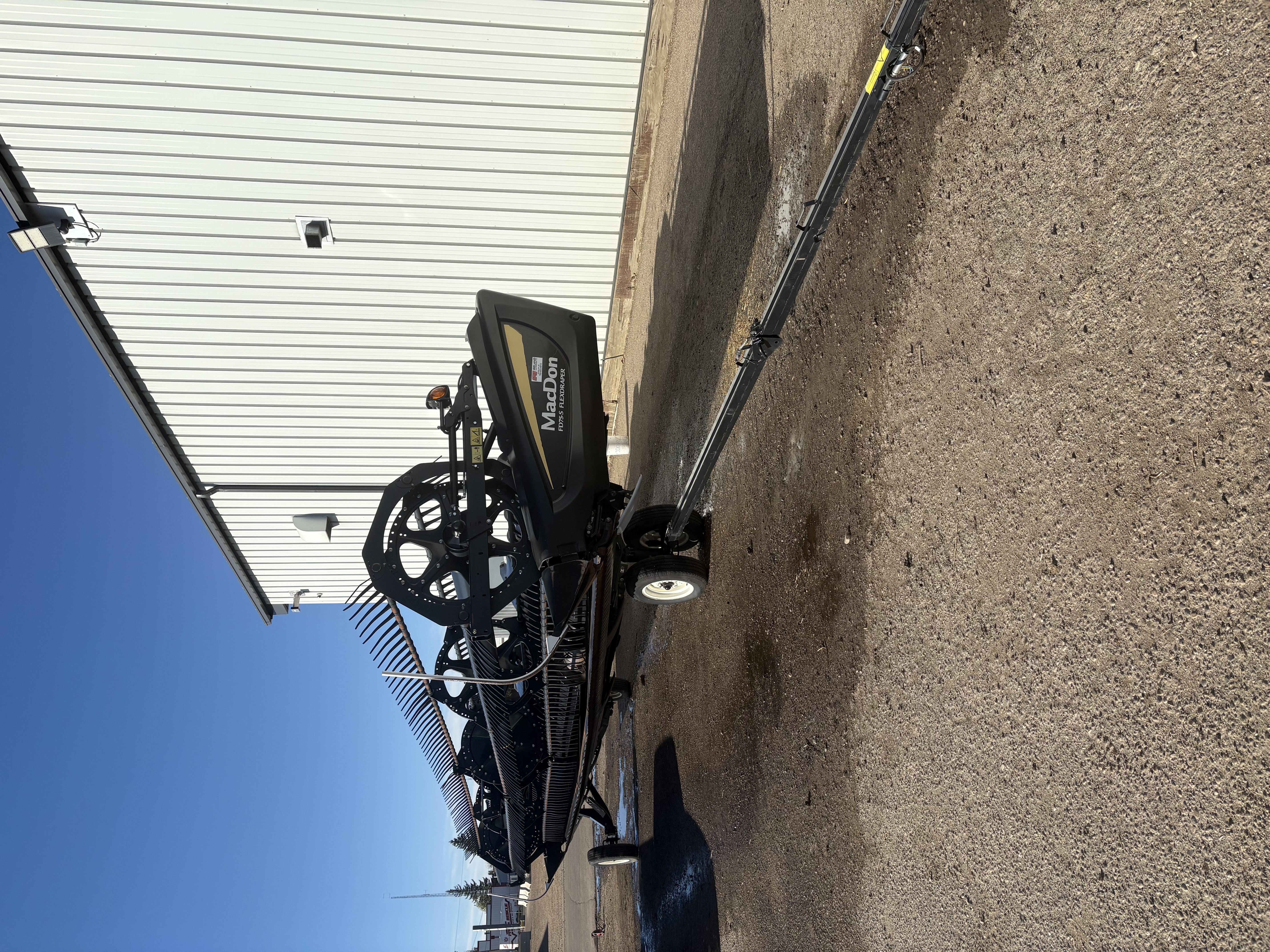 2017 MacDon FD75 Flexdraper 35 ft (10.6m) Header Combine