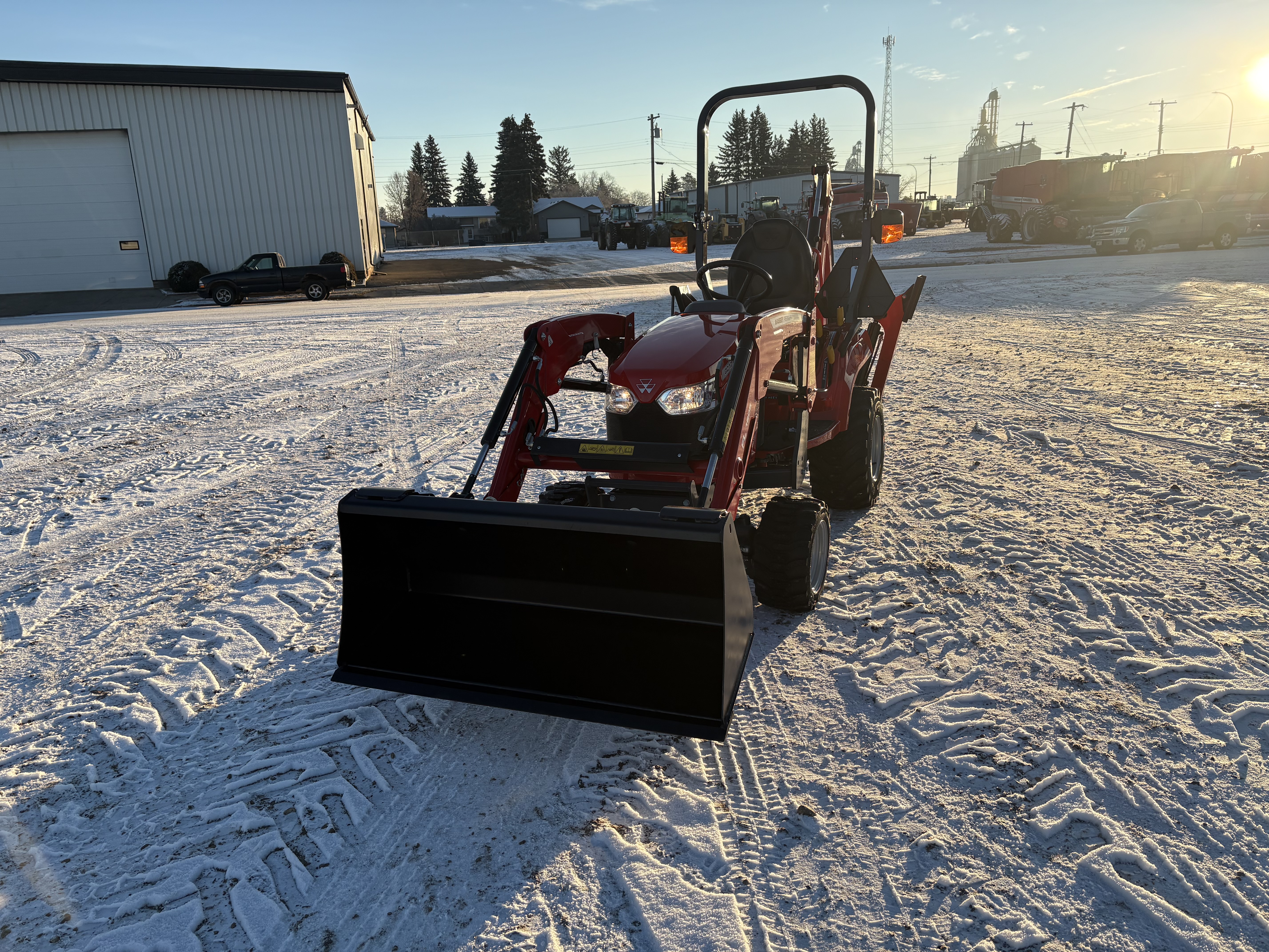 2022 Massey Ferguson MF GC1700 Series MF GC1723EB Tractor