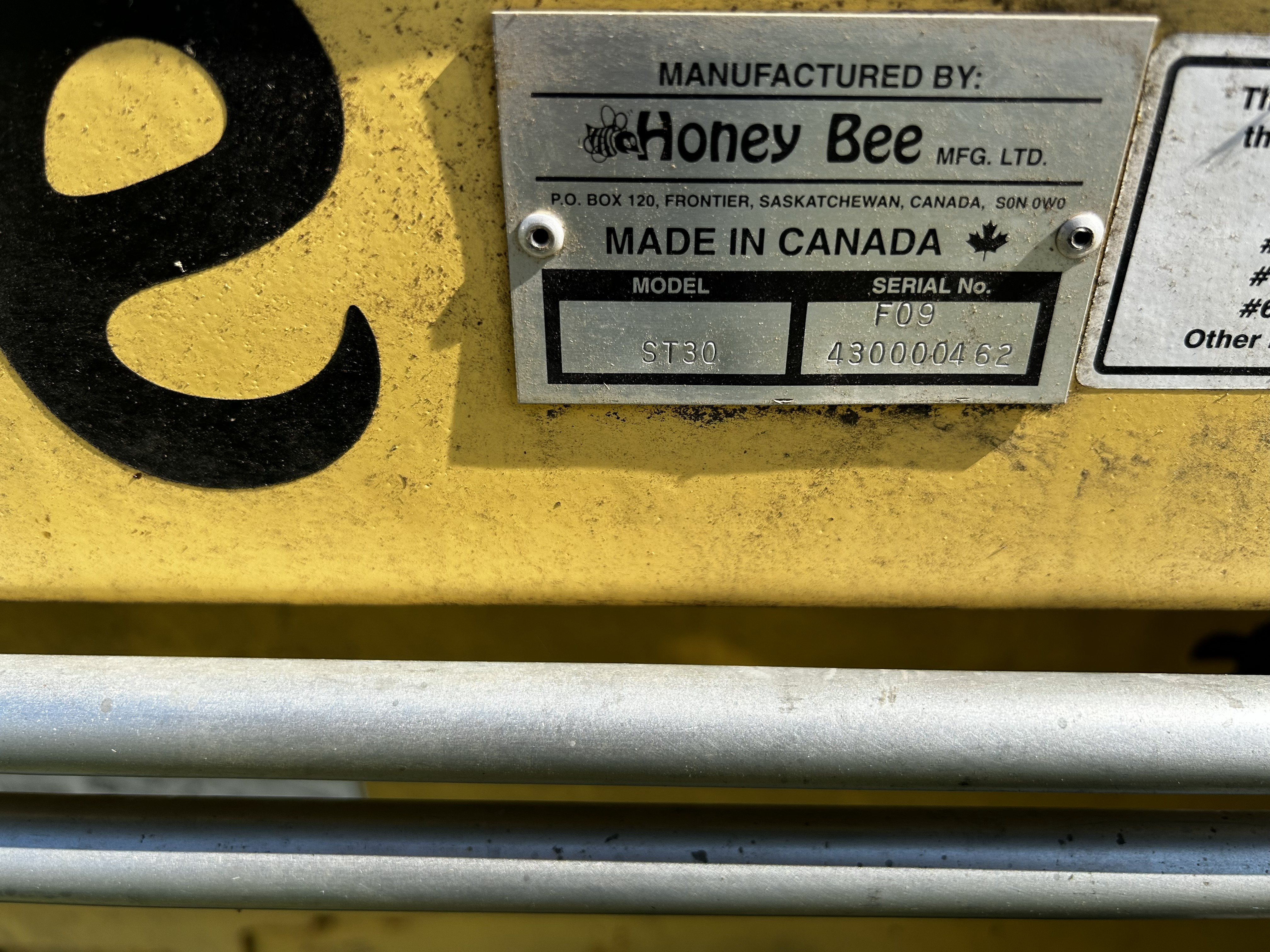 2000 Honey Bee HB-30 Header Draper