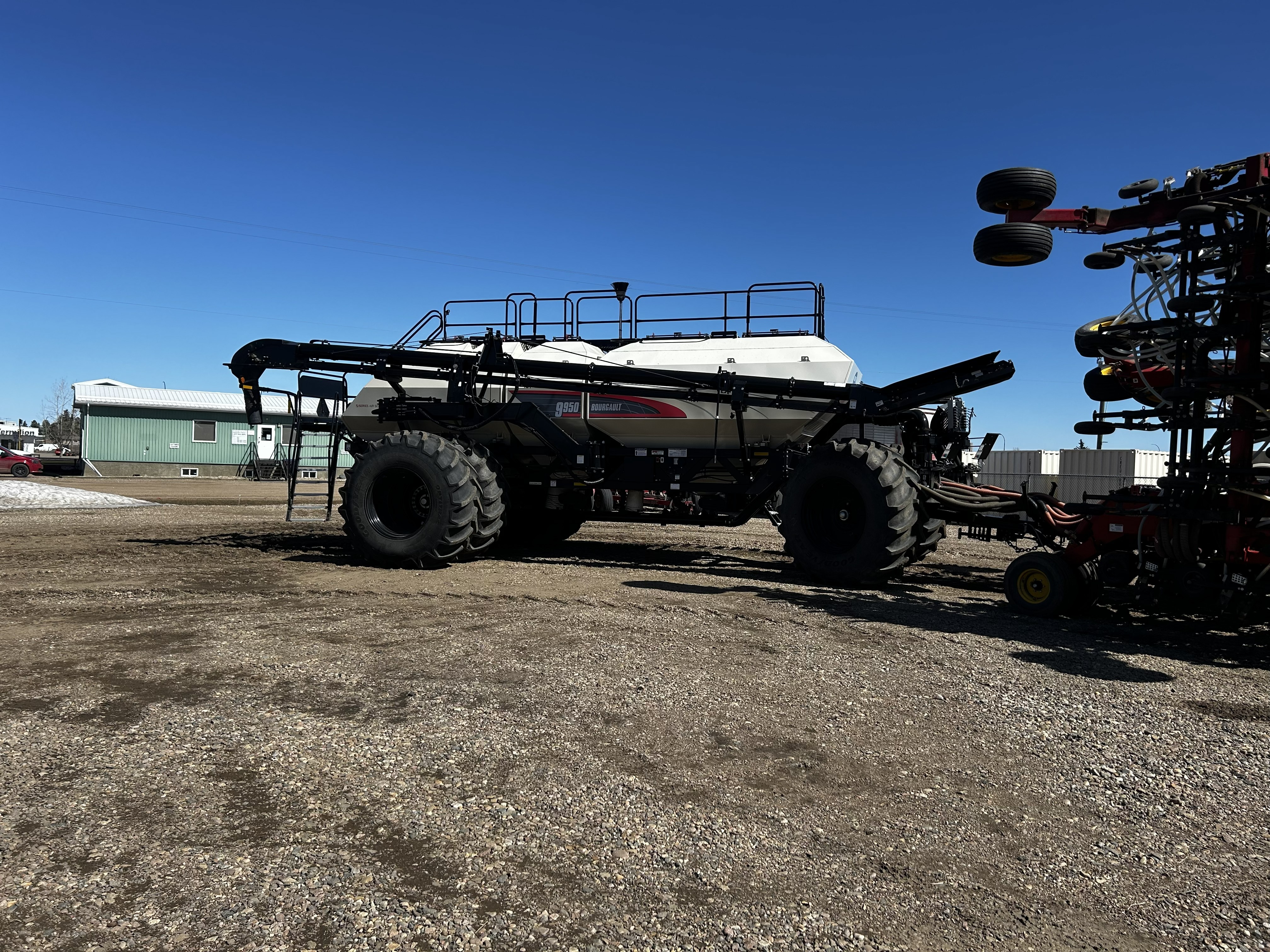 2021 Bourgault 3335-66 & 9950 Air Drill