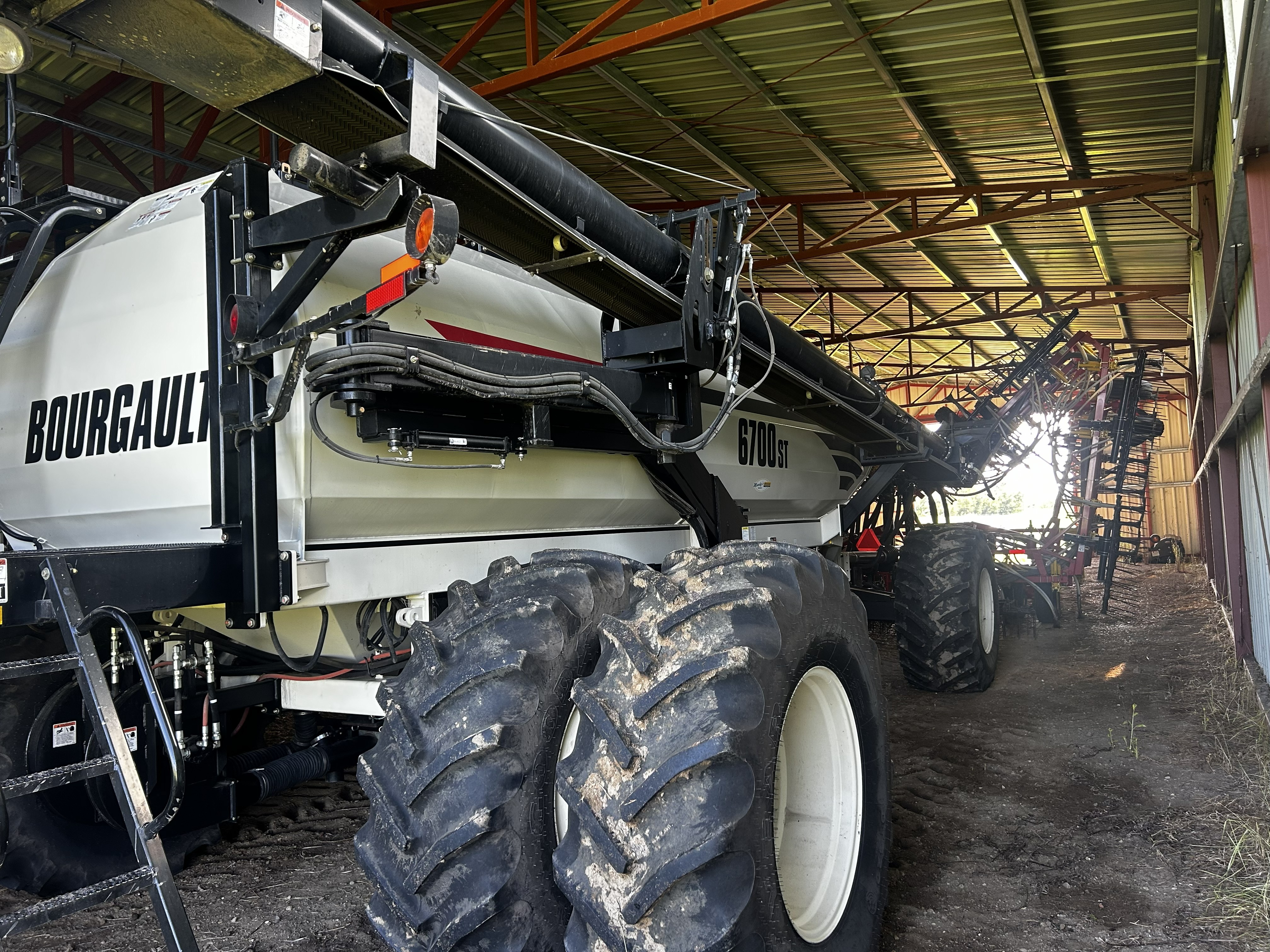 2013 Bourgault 6700 Air Drill