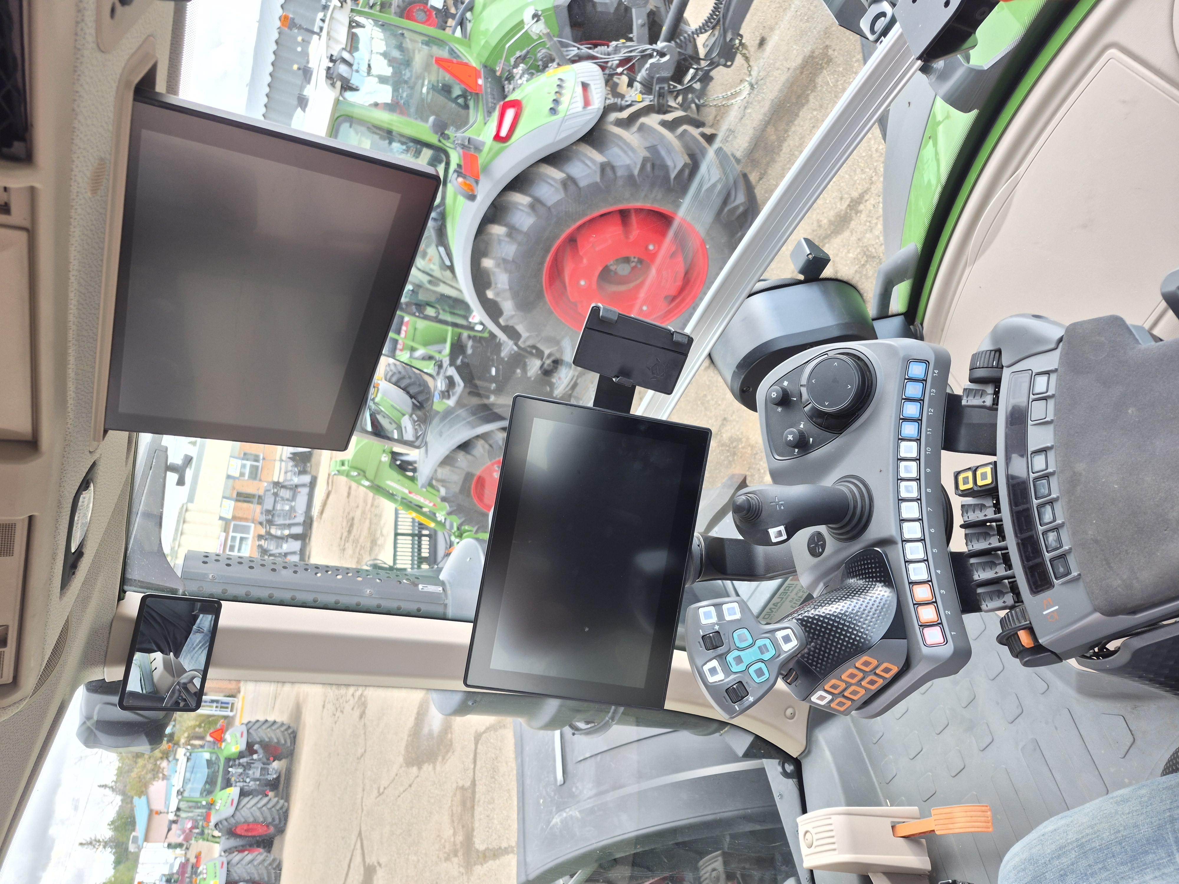 2022 Fendt 1050 Tractor