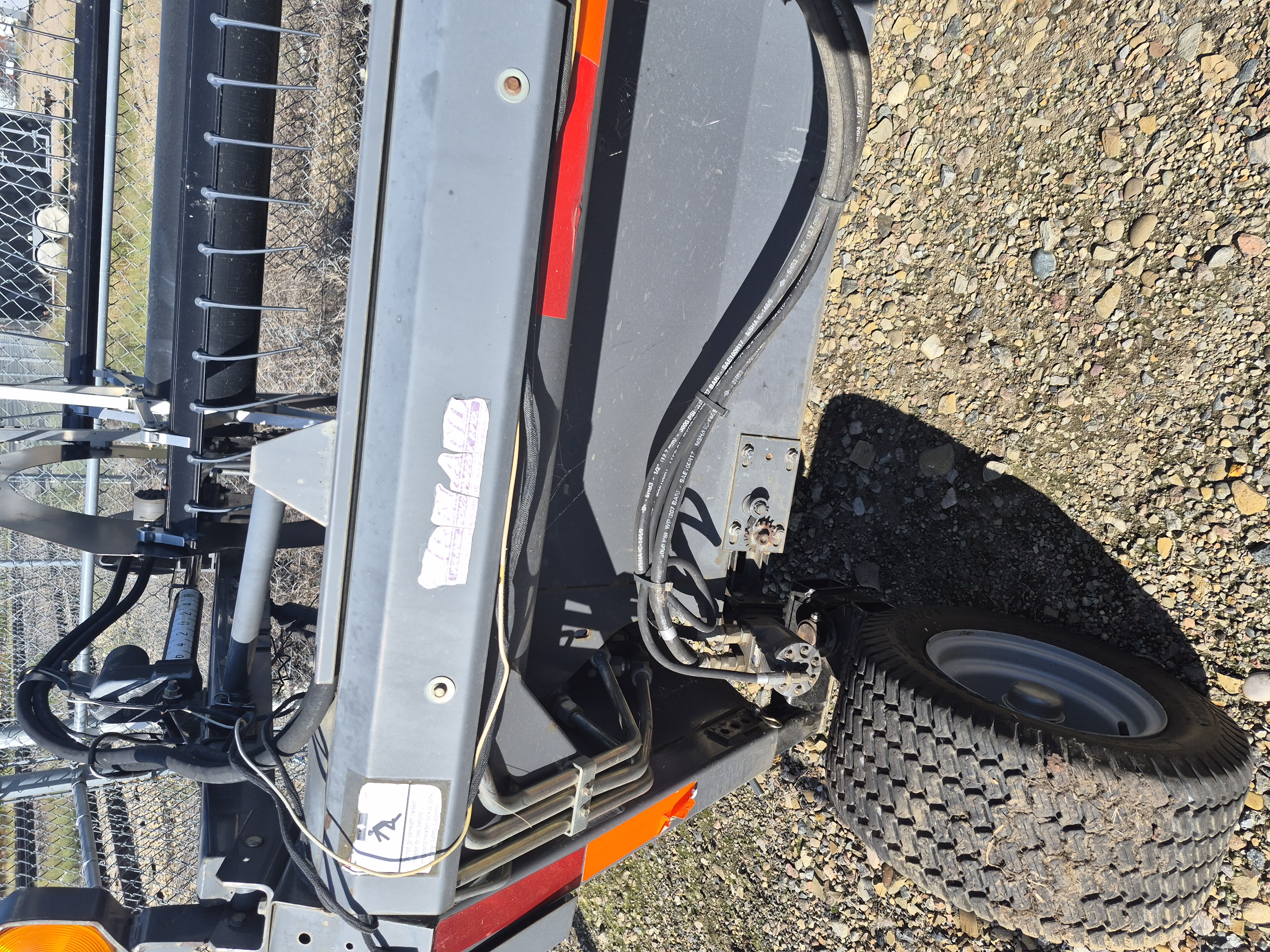 2007 Massey Ferguson 5100-30 Header Combine