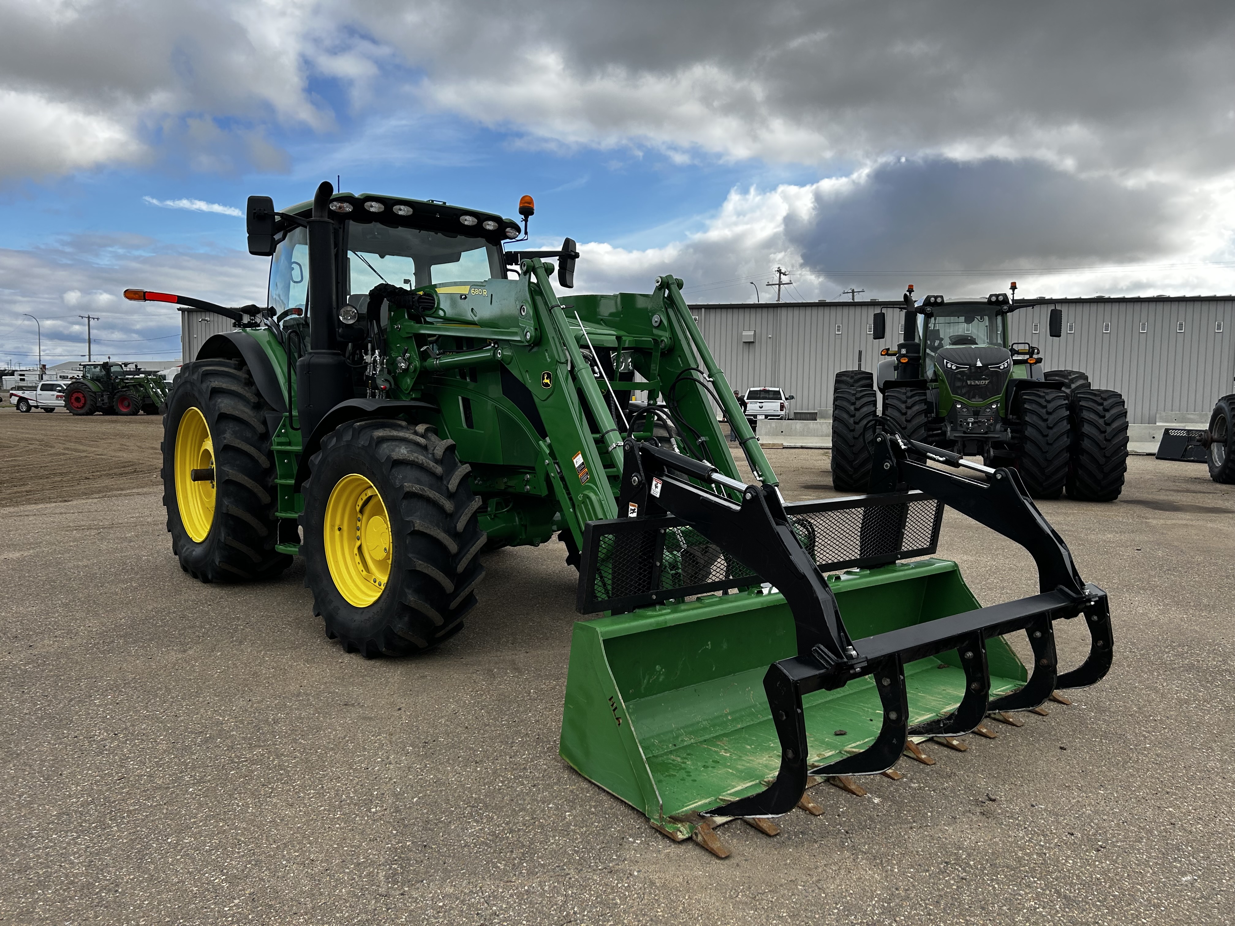 2023 John Deere 6R 195 Tractor